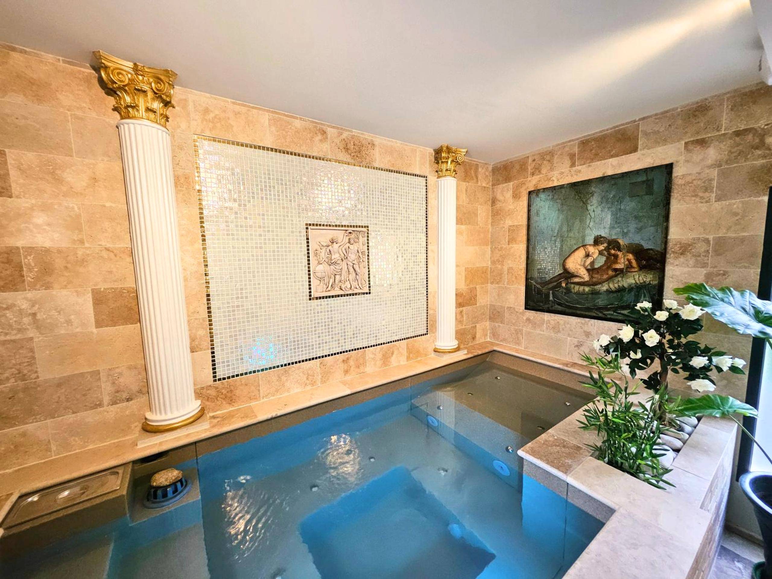 Vue principale - Love Room Néfiach - Secret House, La Villa Rom'Antiqua, expérience immersive