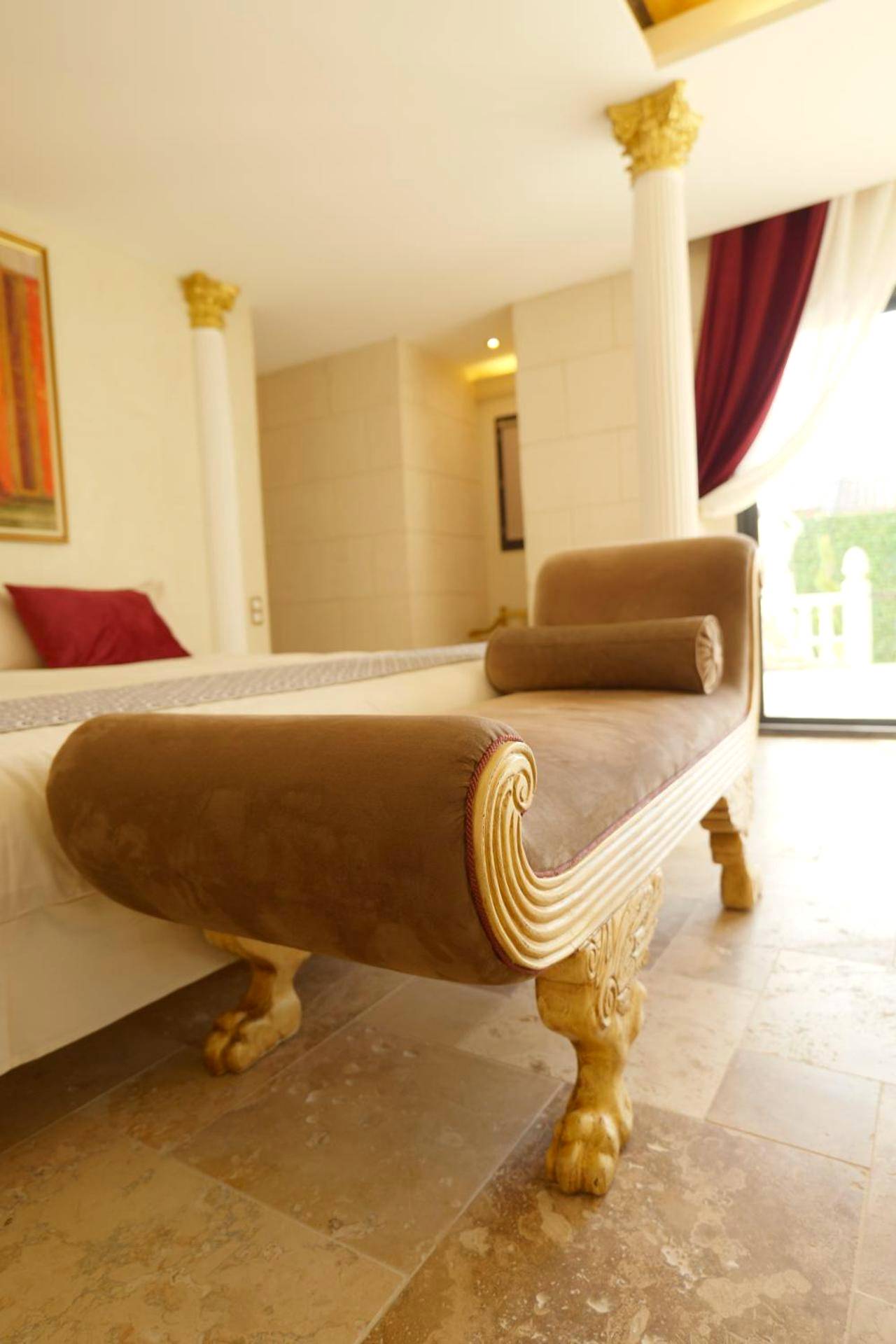 Vue interieure - Secret House, La Villa Rom'Antiqua, expérience immersive