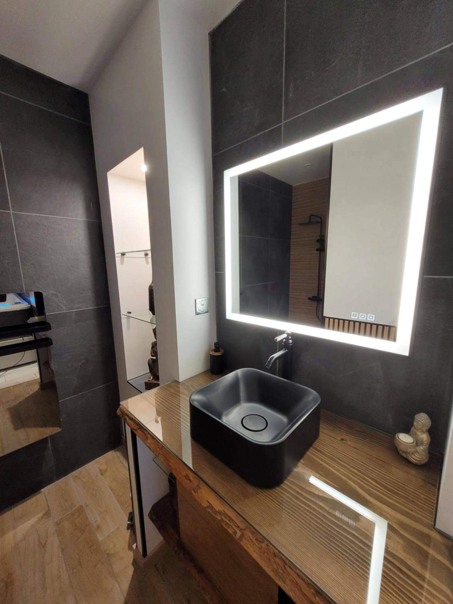 Vasque noire et miroir LED rectangulaire - Secret Love Jacuzzi ou Midnight Spa