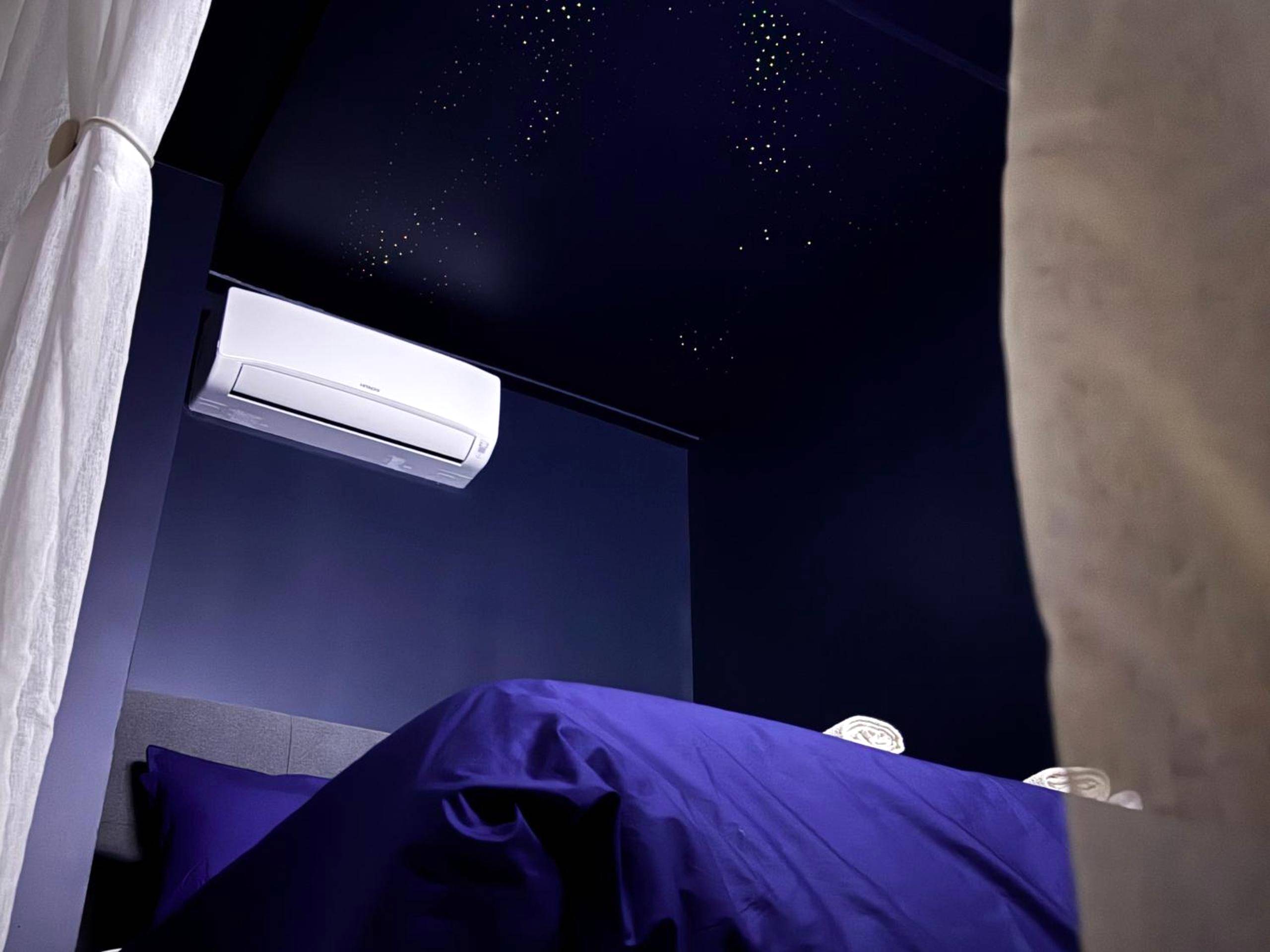 Vue interieure - LA SECRET ROOM - suite de luxe avec jacuzzi