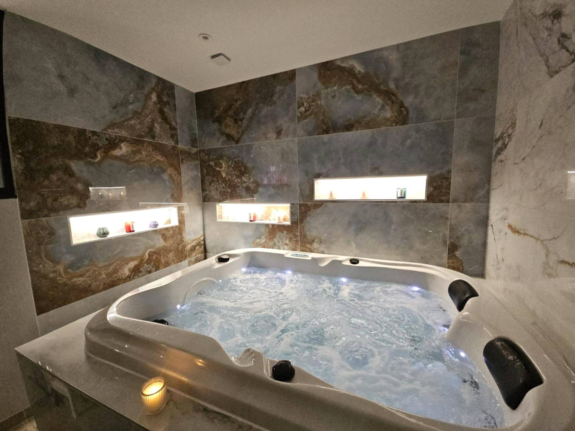 Vue principale - Love Room Agde - Secret Room Spa Agde