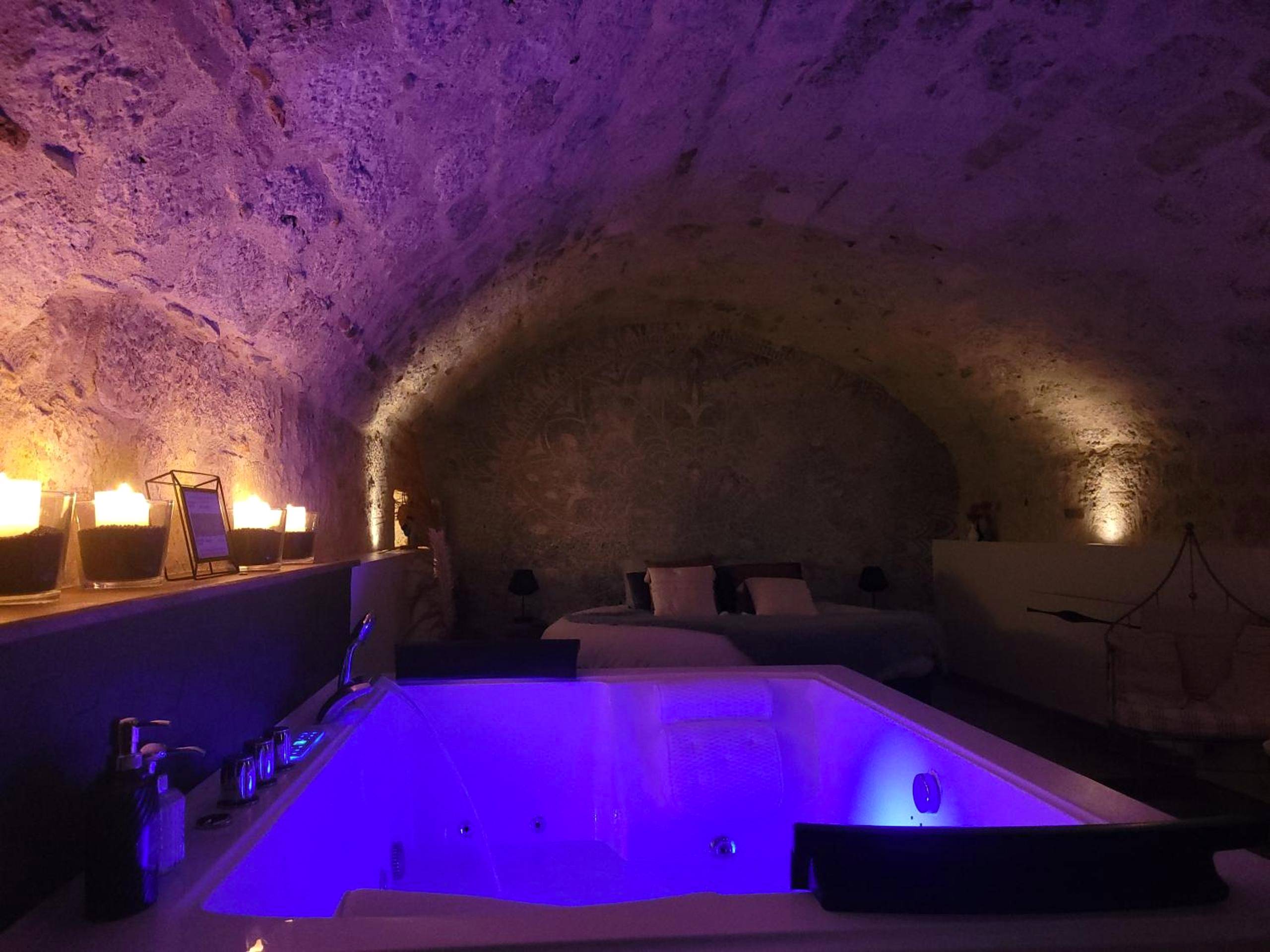 Vue interieure - Nuit insolite avec SPA privatif au "Secret"