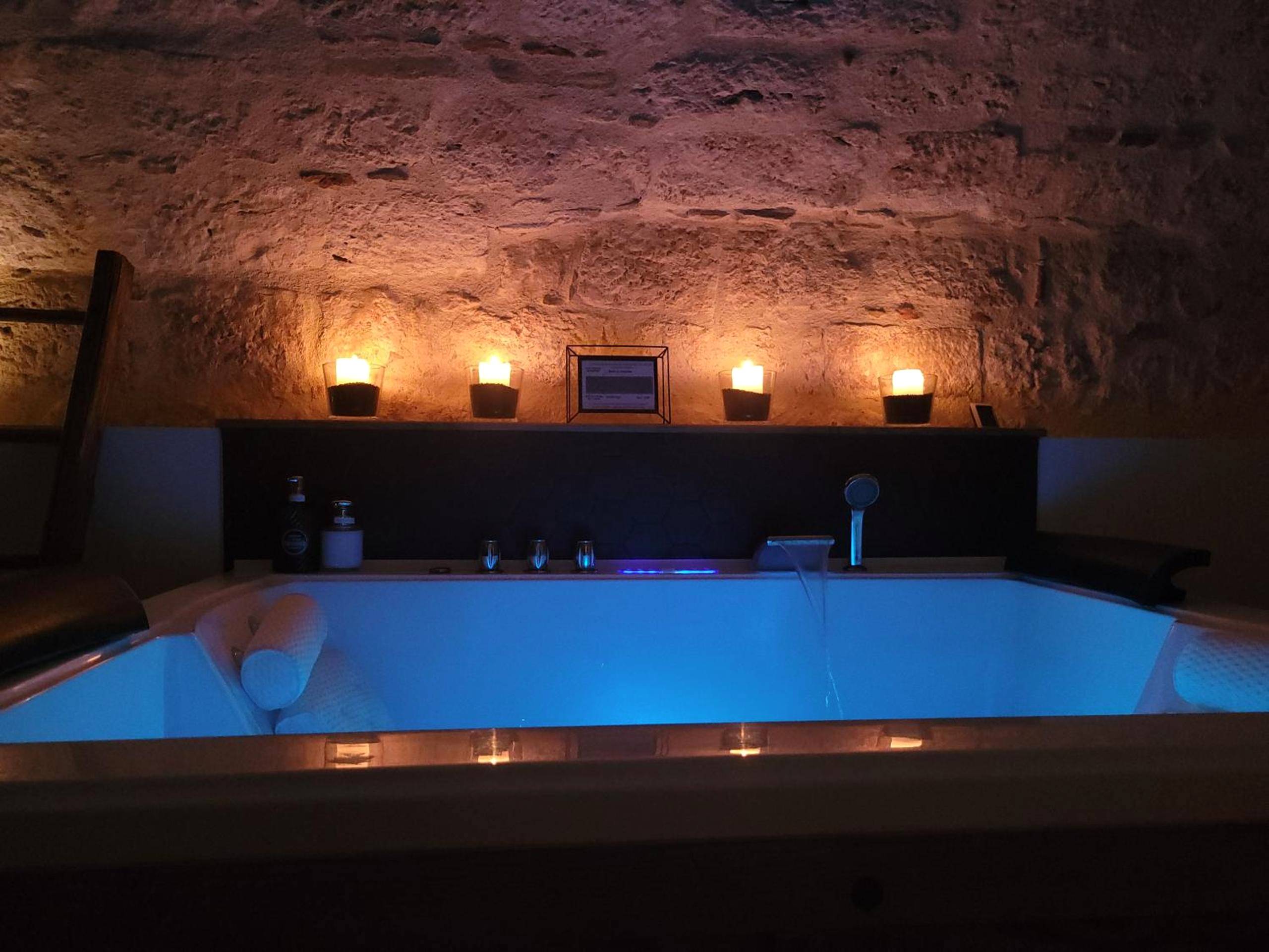 Autre vue interieure - Nuit insolite avec SPA privatif au "Secret" - Montpezat - de - Quercy