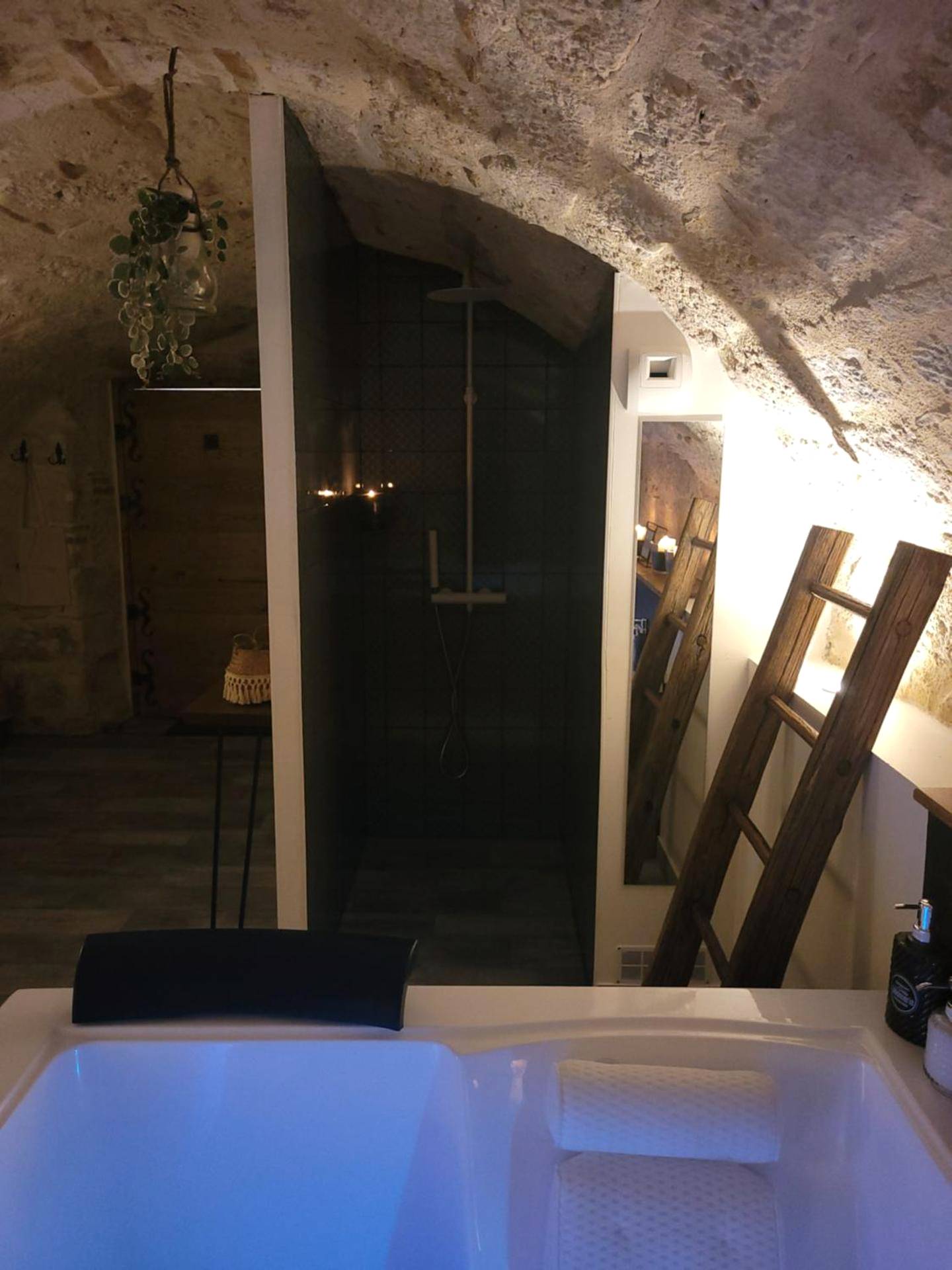 Photo du logement - Nuit insolite avec SPA privatif au "Secret"