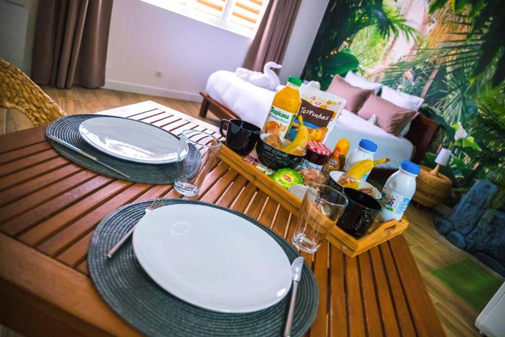 Photo du logement - SECRET SUITE "Jungle" - Jacuzzi privatif - Gare RER C - Proche Paris - Brétigny - sur - Orge