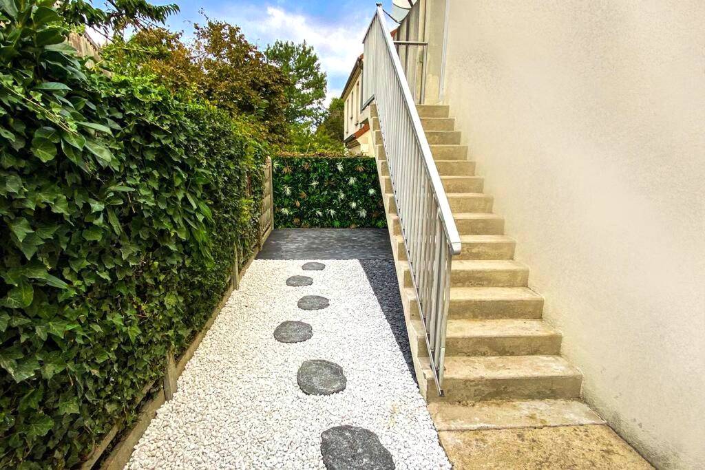 Photo du logement - SECRET SUITE "Mr Grey" - Jacuzzi privatif - Gare RER C - Proche Paris