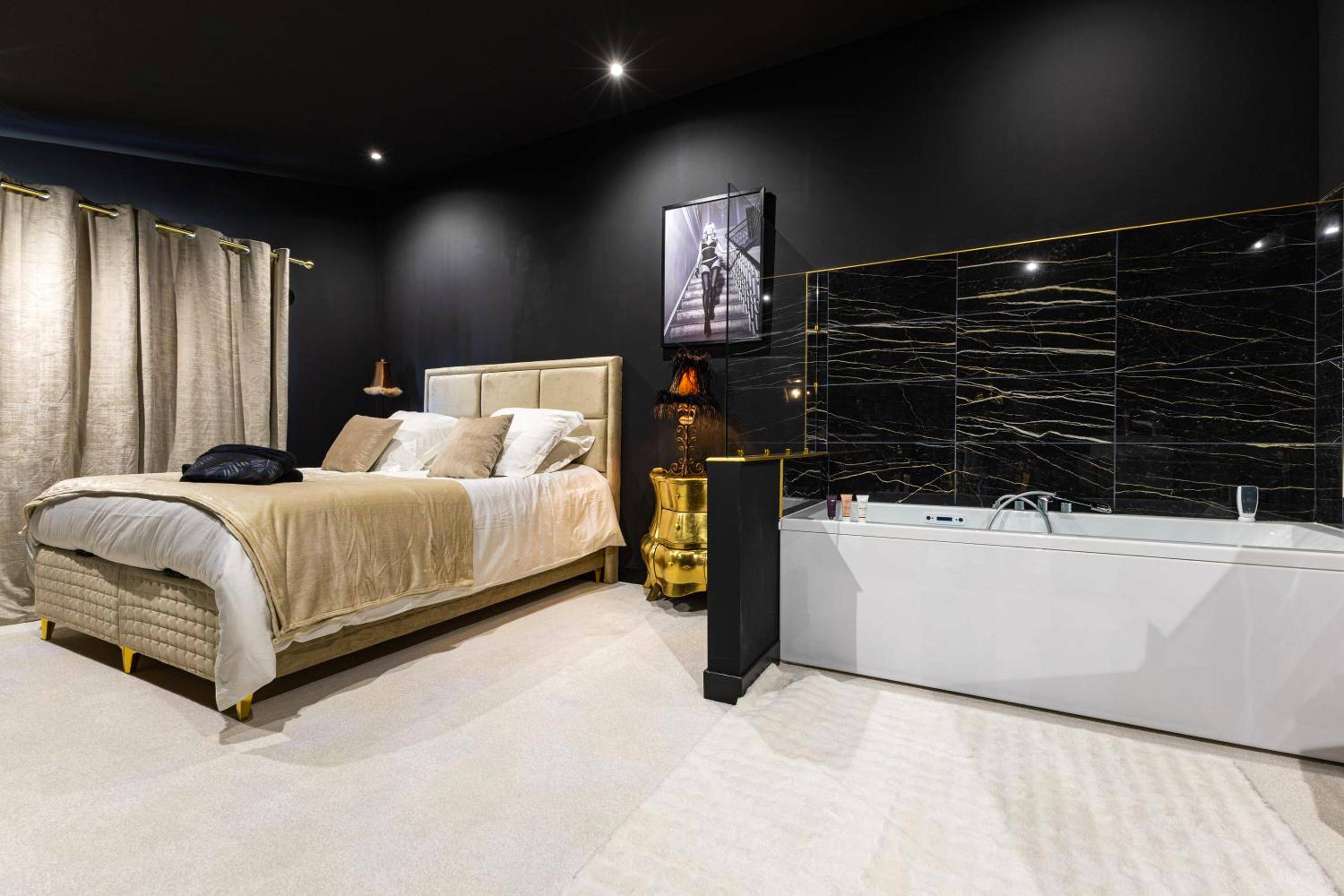 Vue du logement - SecretRoom - Luxe, Balnéo et évasion - Arnage