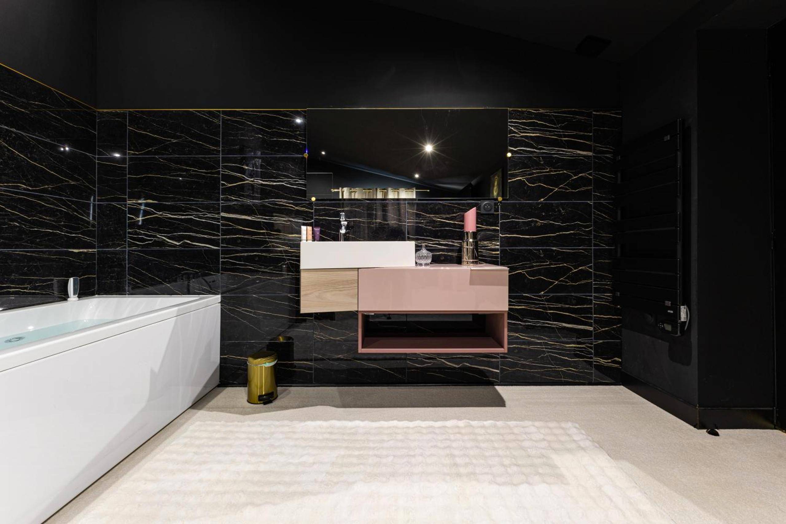 Photo du logement - SecretRoom - Luxe, Balnéo et évasion - Arnage