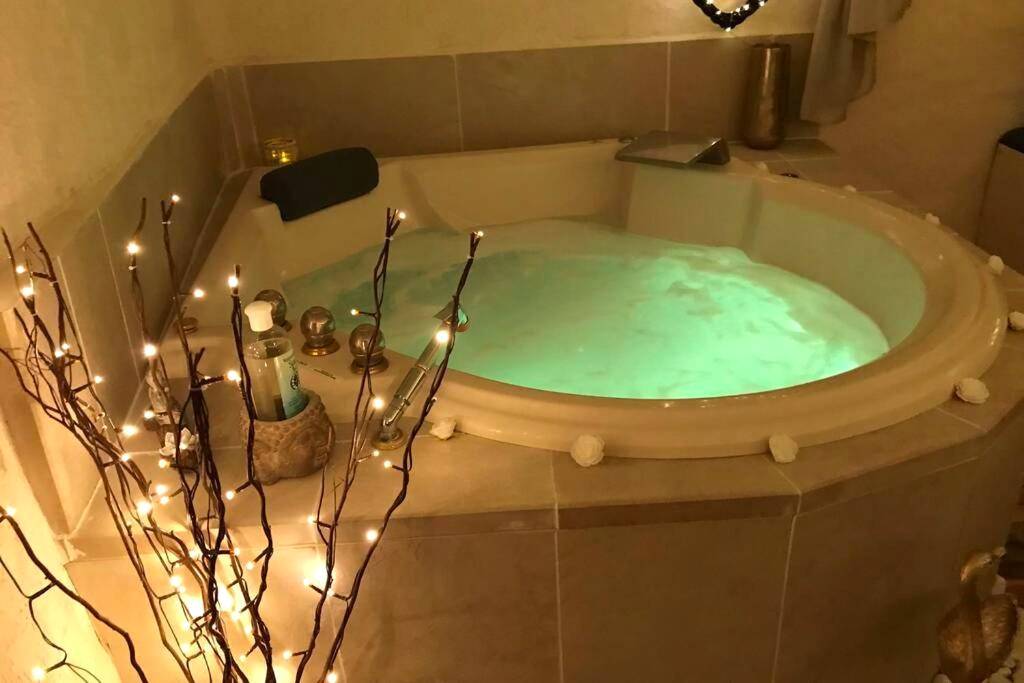 Photo du logement - Les Secrets d'Alcôve, nuits Romantiques avec SPA - Aix - en - Provence