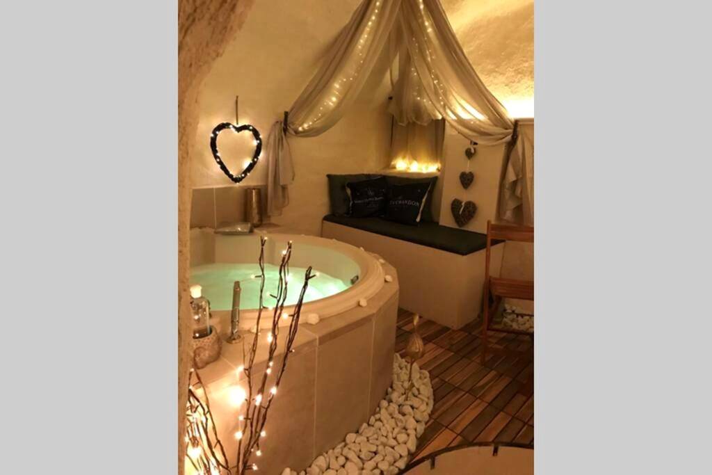 Photo du logement - Les Secrets d'Alcôve, nuits Romantiques avec SPA