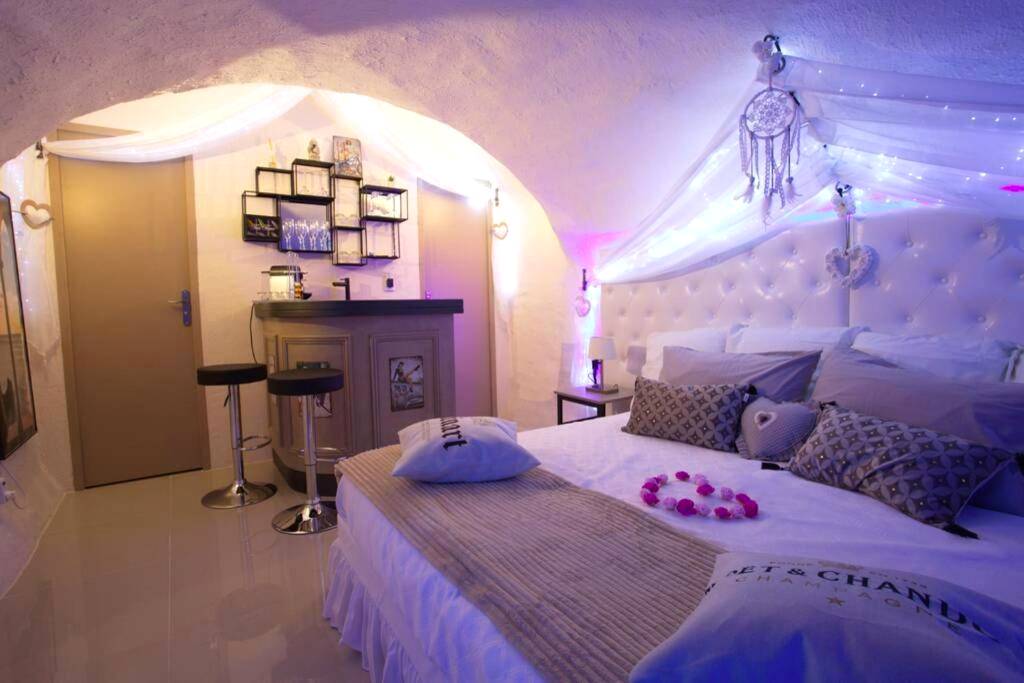 Photo du logement - Les Secrets d'Alcôve, nuits Romantiques avec SPA