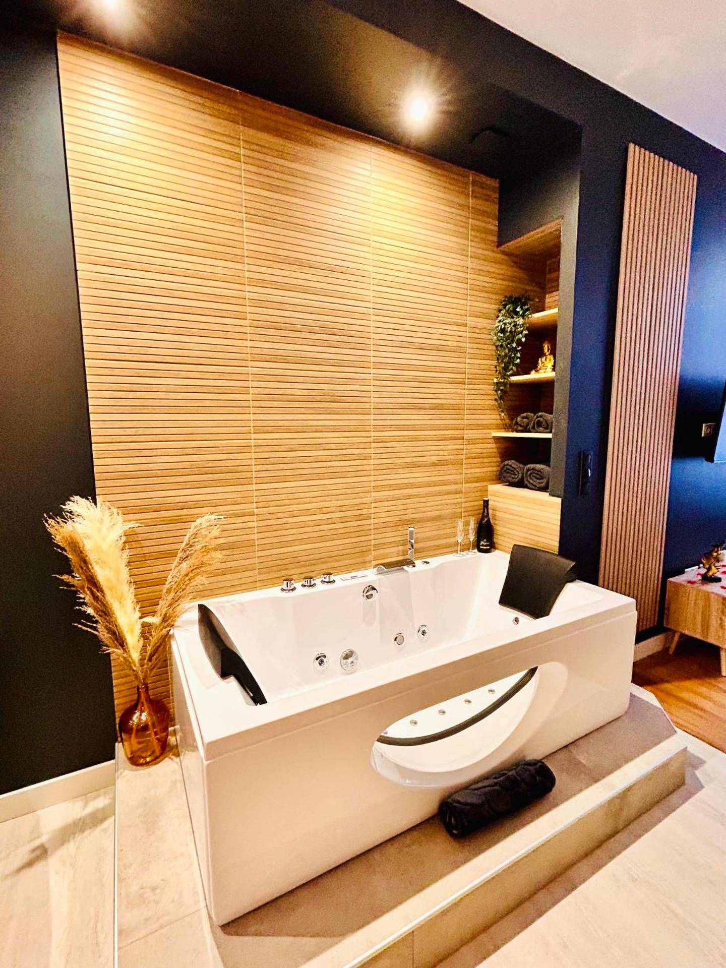 Vue du logement - Suite Cosy Jacuzzi Troyes - Secrets d'Ana