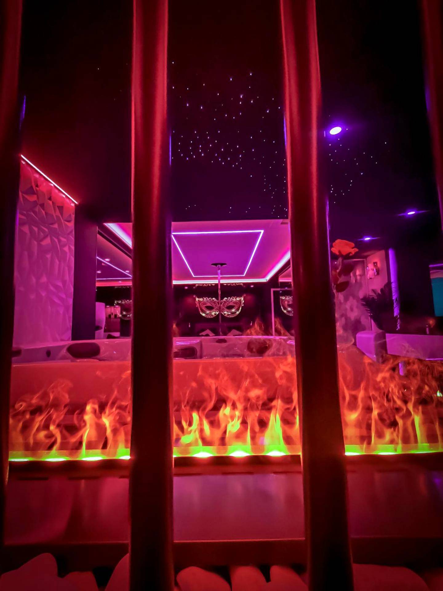 Photo du logement - LES SECRETS ROOMS, LOVE ROOM DE LUXE AVEC JACUZZI - Espira - de - l'Agly