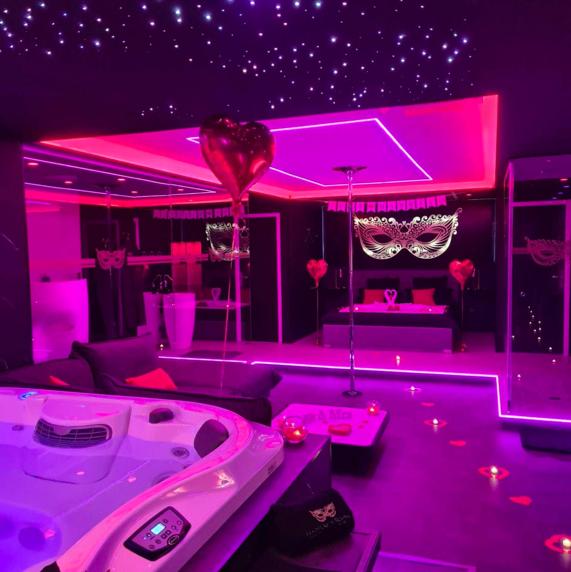 Photo du logement - LES SECRETS ROOMS, LOVE ROOM DE LUXE AVEC JACUZZI - Espira - de - l'Agly