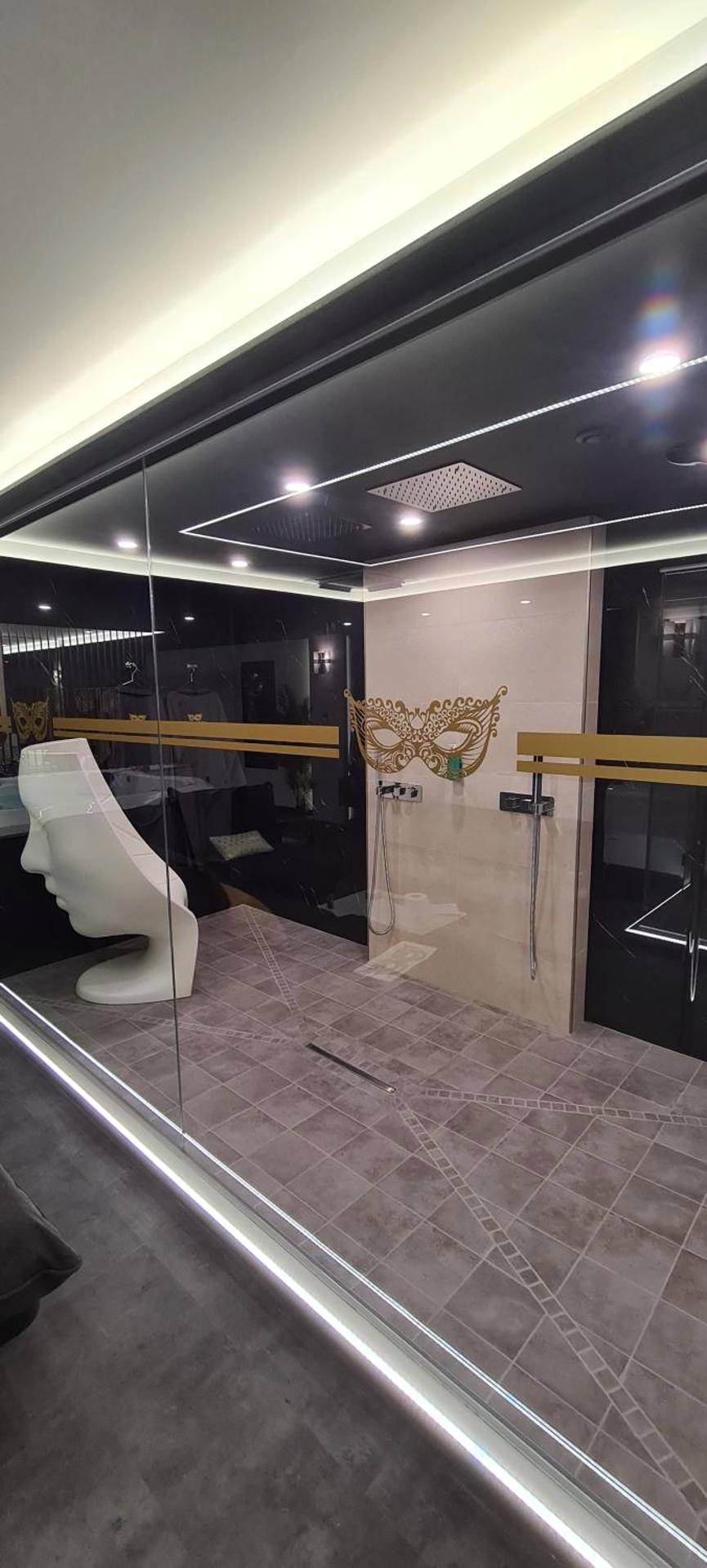 Photo du logement - LES SECRETS ROOMS, LOVE ROOM DE LUXE AVEC JACUZZI - Espira - de - l'Agly