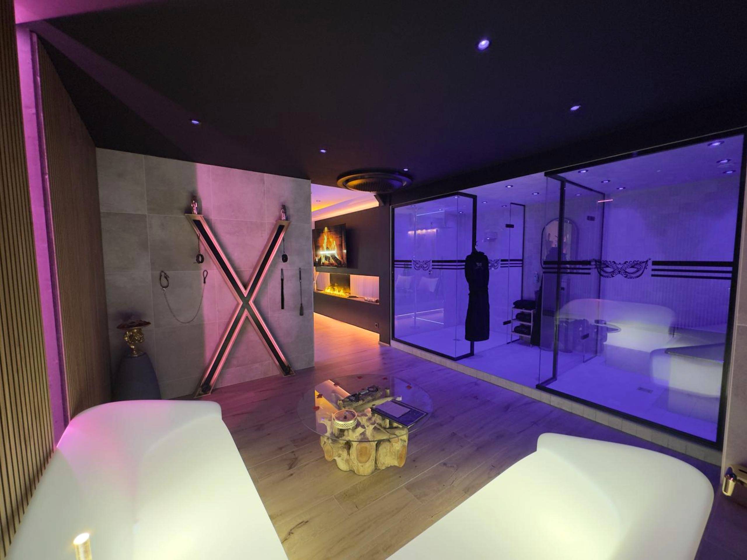 Photo du logement - Les Secrets Rooms - Bonneval - Love Room - Spa et Hammam Privatif