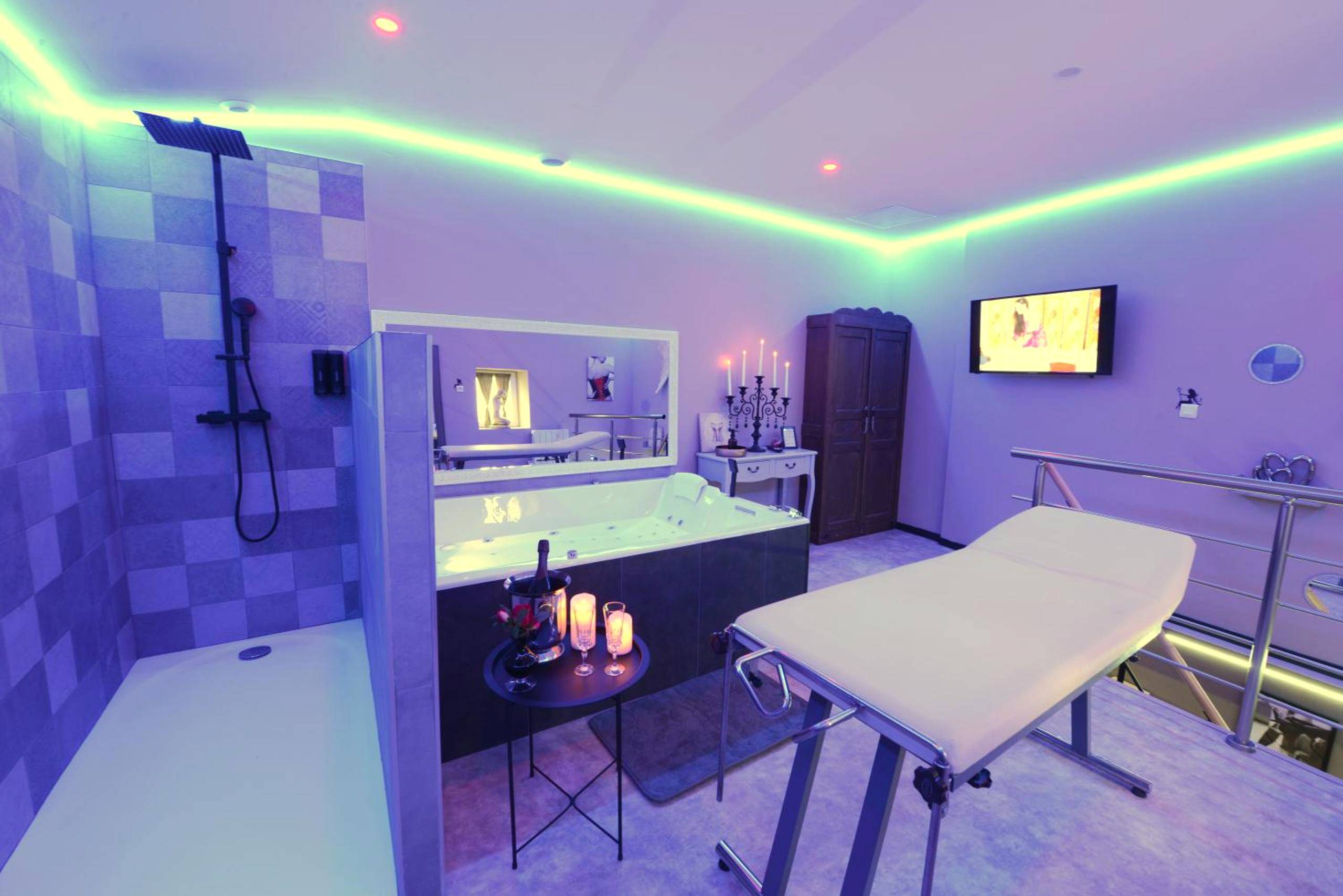 Photo du logement - Love Room "Les Secrets de Winna" - Augé