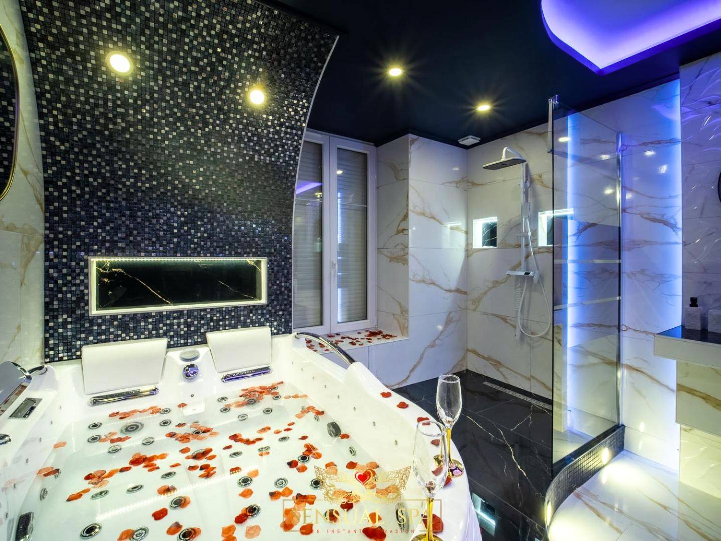Photo du logement - Sensual SPA - Love ROOM Jacuzzi Hammam Terrasse - Nancy