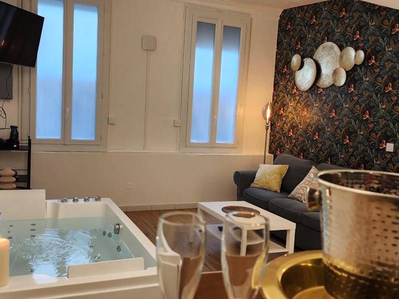 Photo du logement - Sérénité au Palais Suite romantique Jacuzzi - Avignon