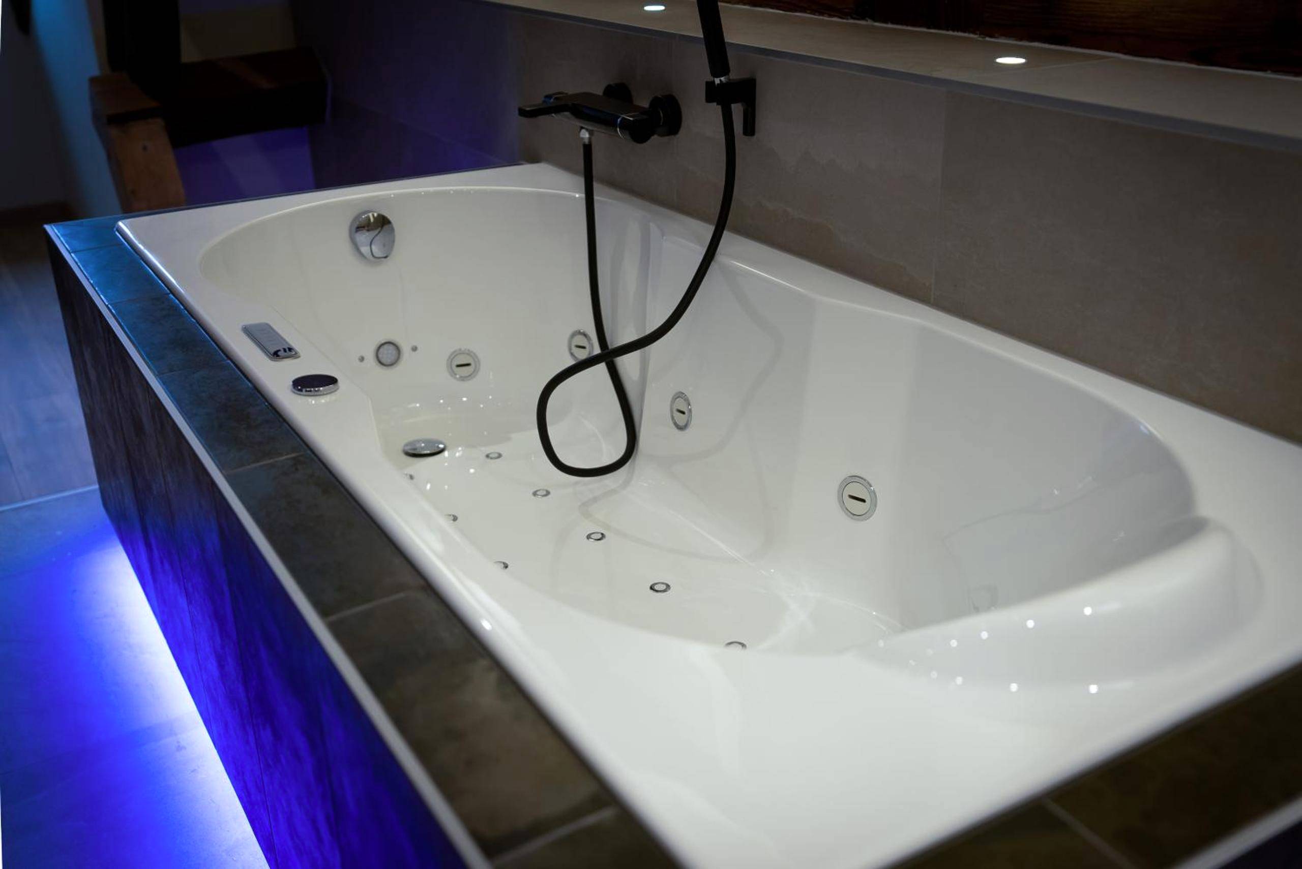 Photo du logement - SERENITY Colmar - Gîtes de Prestige 4 et 5 étoiles - 2, 4 et 6 personnes - Centre Historique