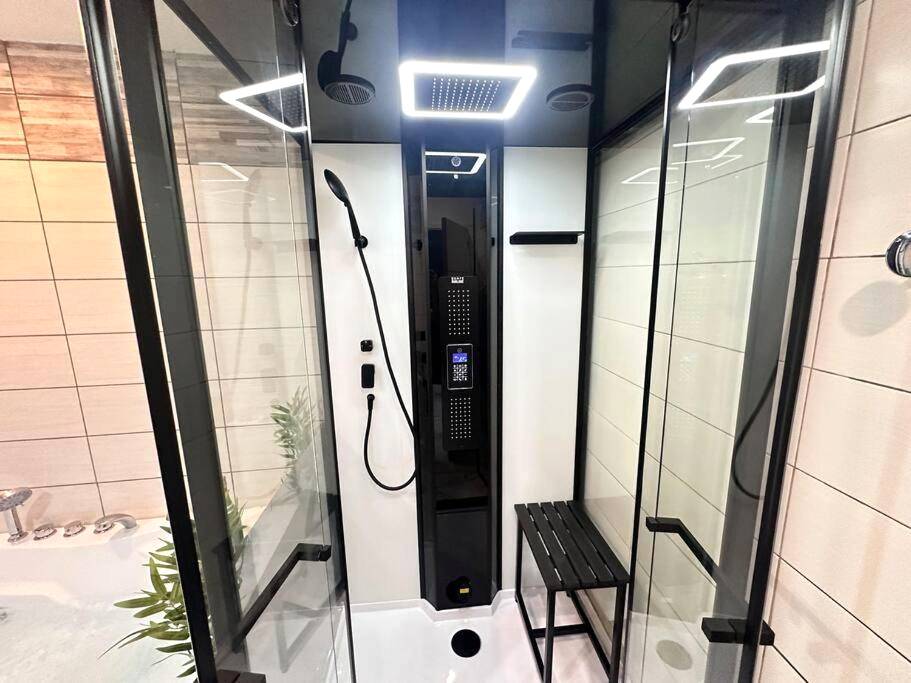 Photo du logement - E Servagnat T3 luxe avec Sauna Jacuzzi et Hammam - Épernay