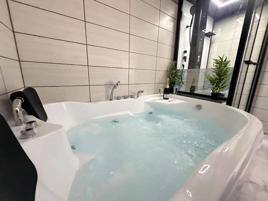 Photo du logement - E Servagnat T3 luxe avec Sauna Jacuzzi et Hammam