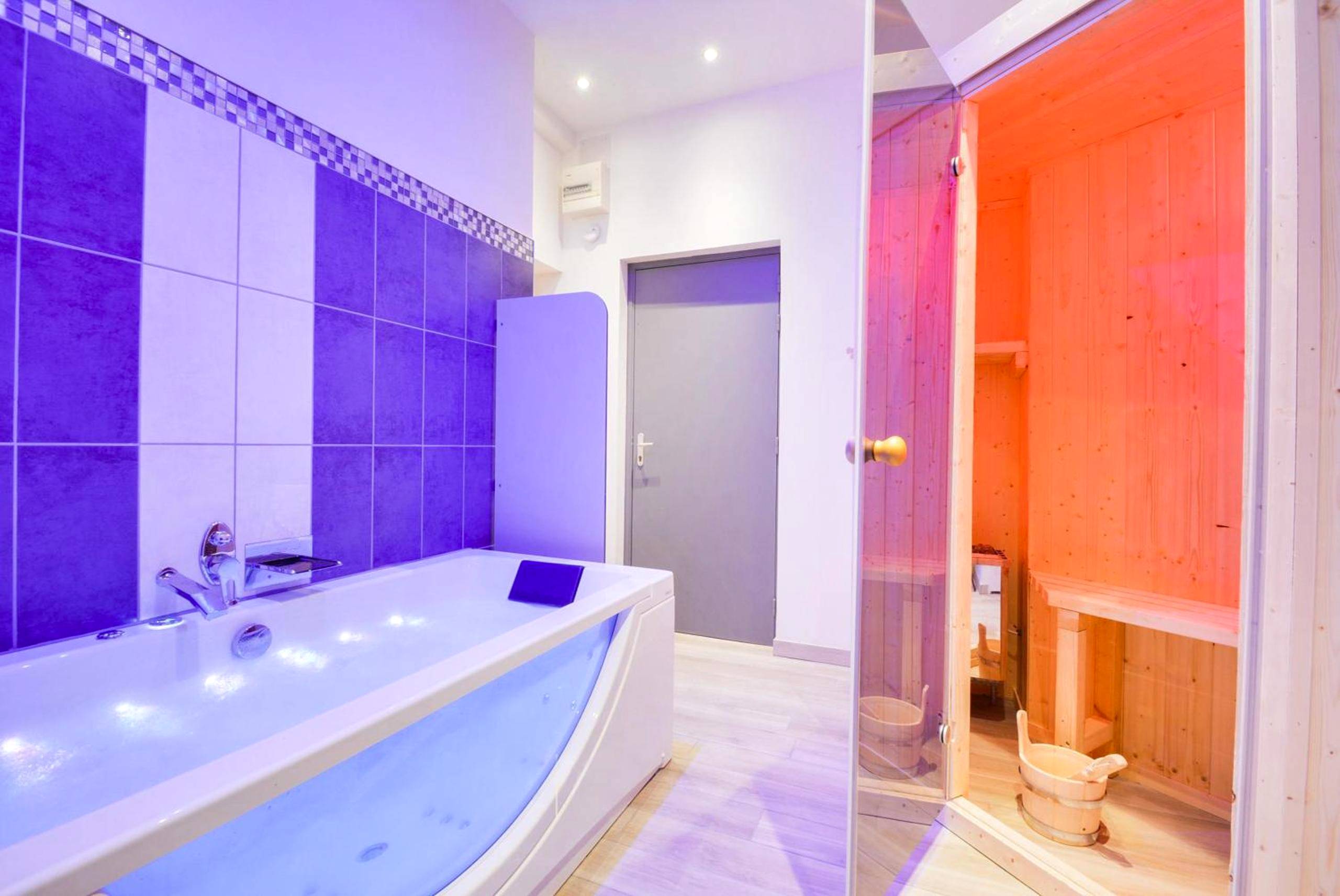 Photo du logement - Sous le Charme de Charles Sauna & Jacuzzi Nancy - Nancy