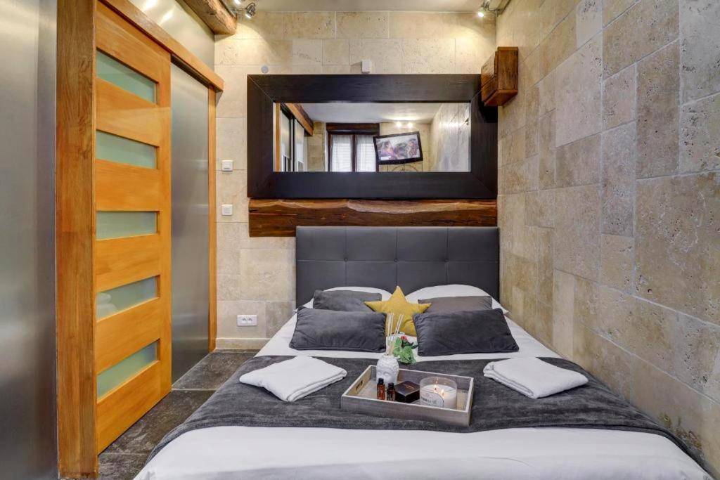 Autre vue interieure - Sous mon toit - Sauna & jacuzzi - Dijon