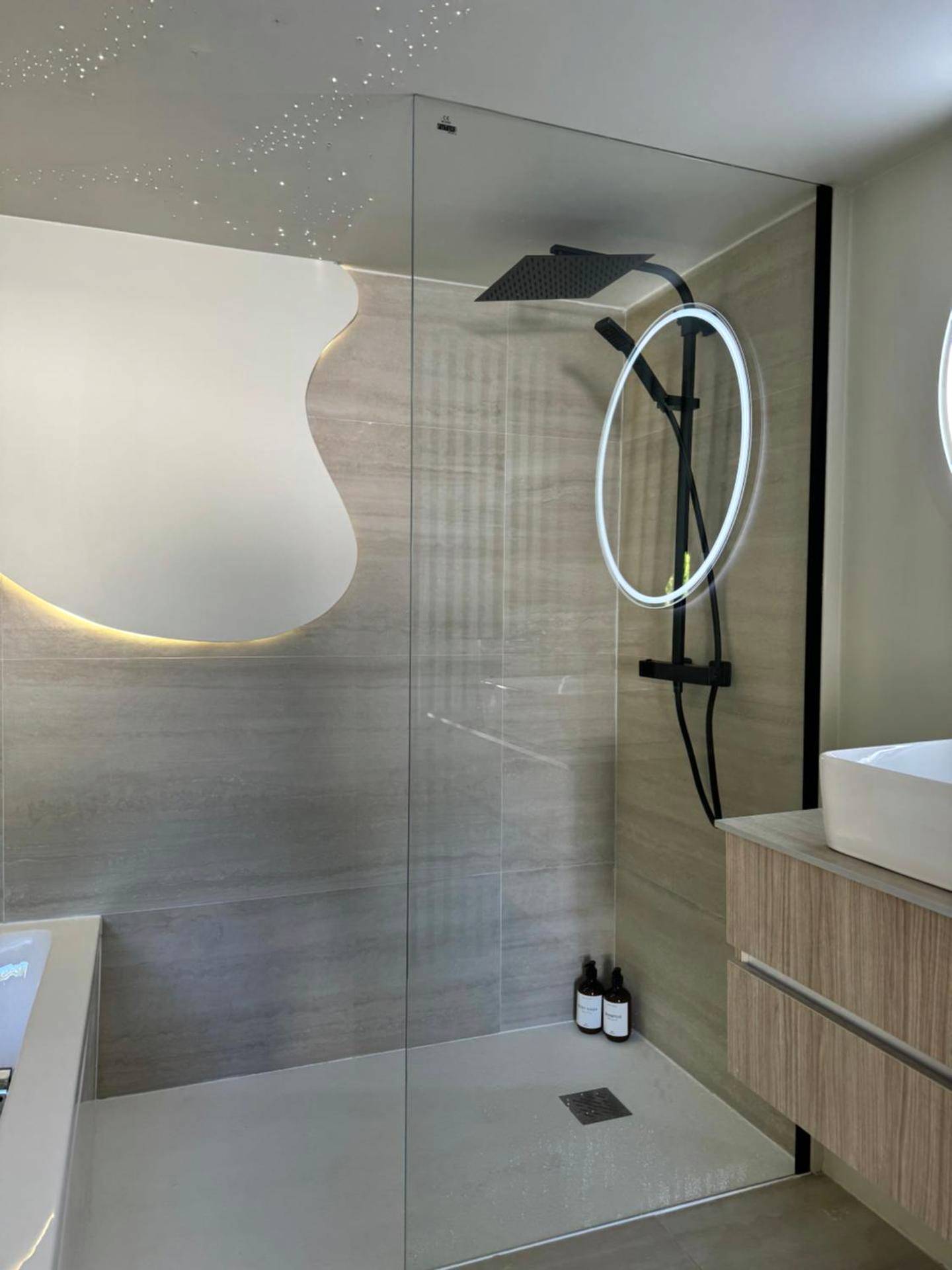 Photo du logement - SPA PRIVATIF - LOVE ROOM LUXE - PROCHE DISNEY