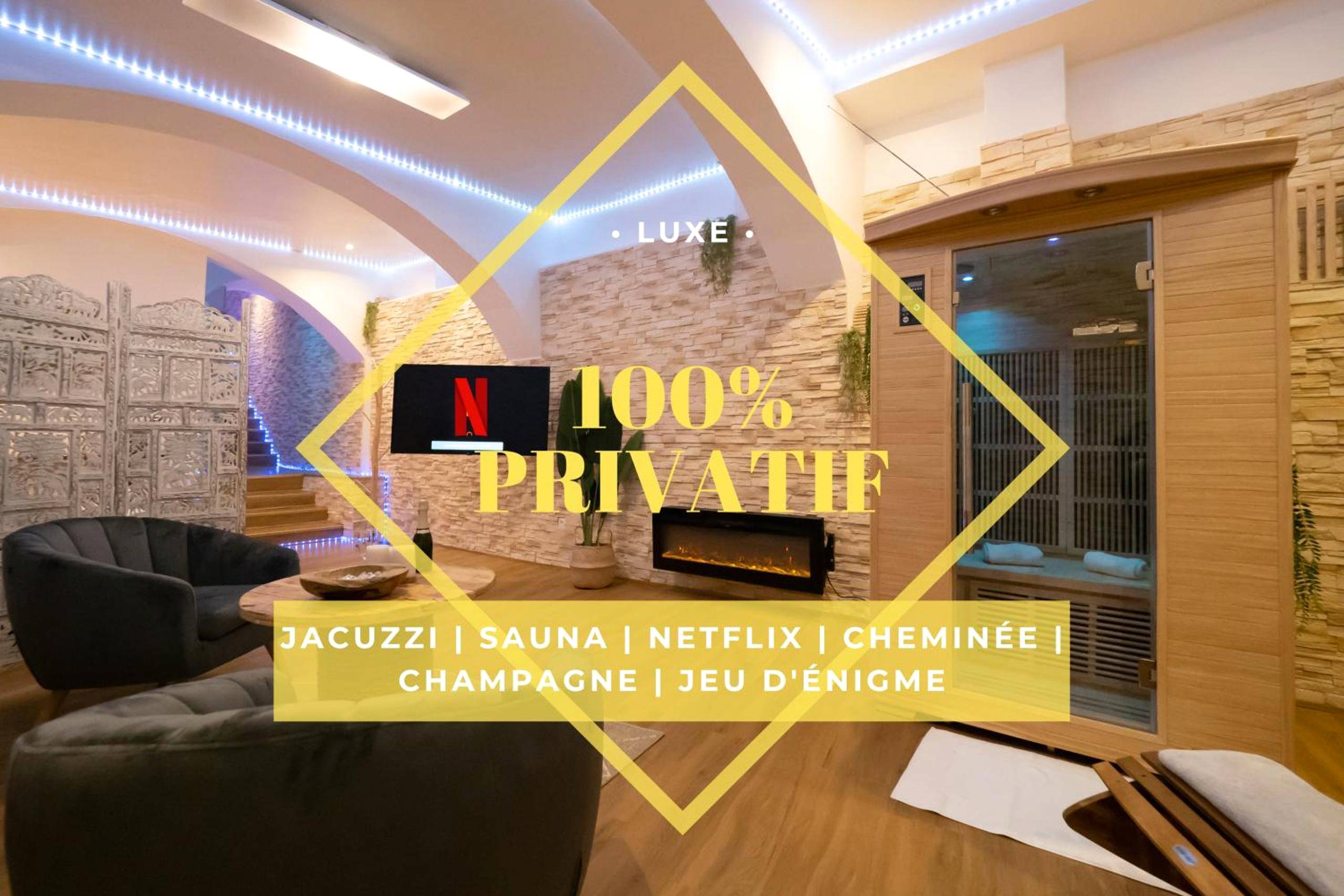 Sauna infrarouge et salon avec cheminée - Love Room Troyes - Le Spa de la Cathédrale - Jacuzzi - Sauna - Champagne -...