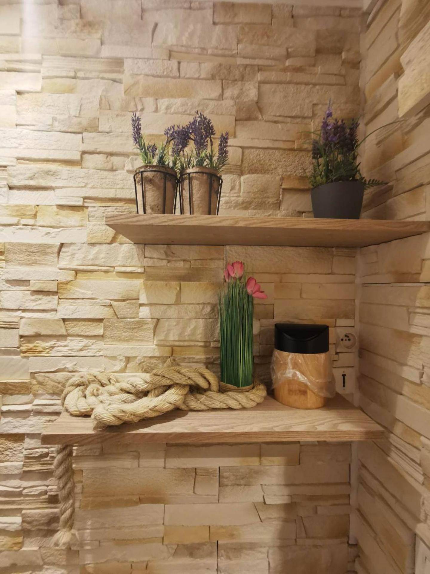 Photo du logement - Le Spa de la Cathédrale - Jacuzzi - Sauna - Champagne - Netflix - Wifi - Troyes