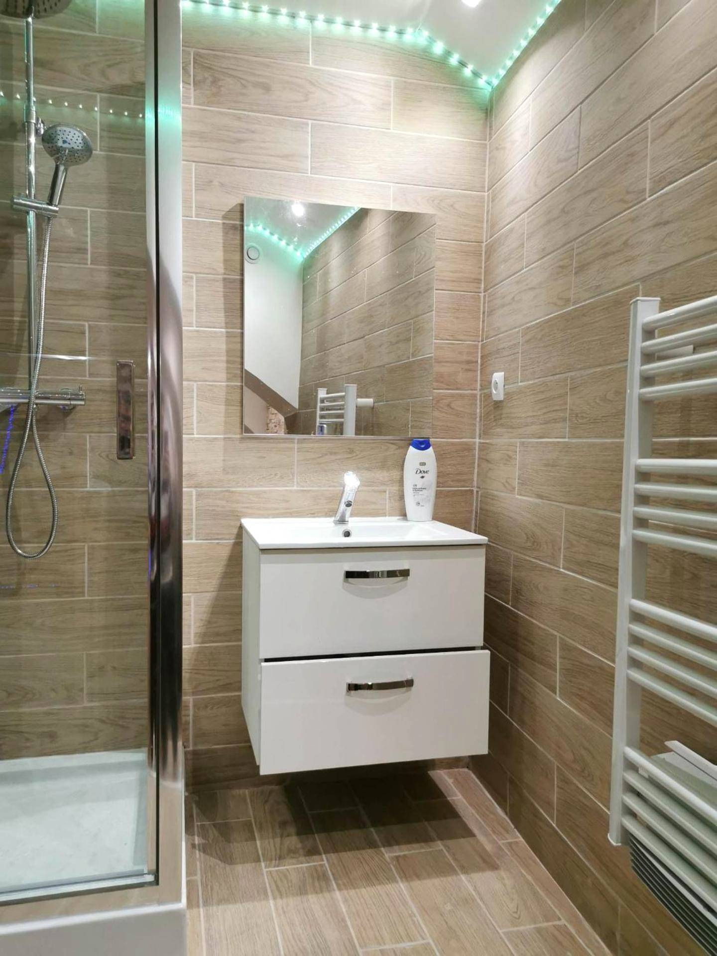 Photo du logement - Le Spa de la Cathédrale - Jacuzzi - Sauna - Champagne - Netflix - Wifi