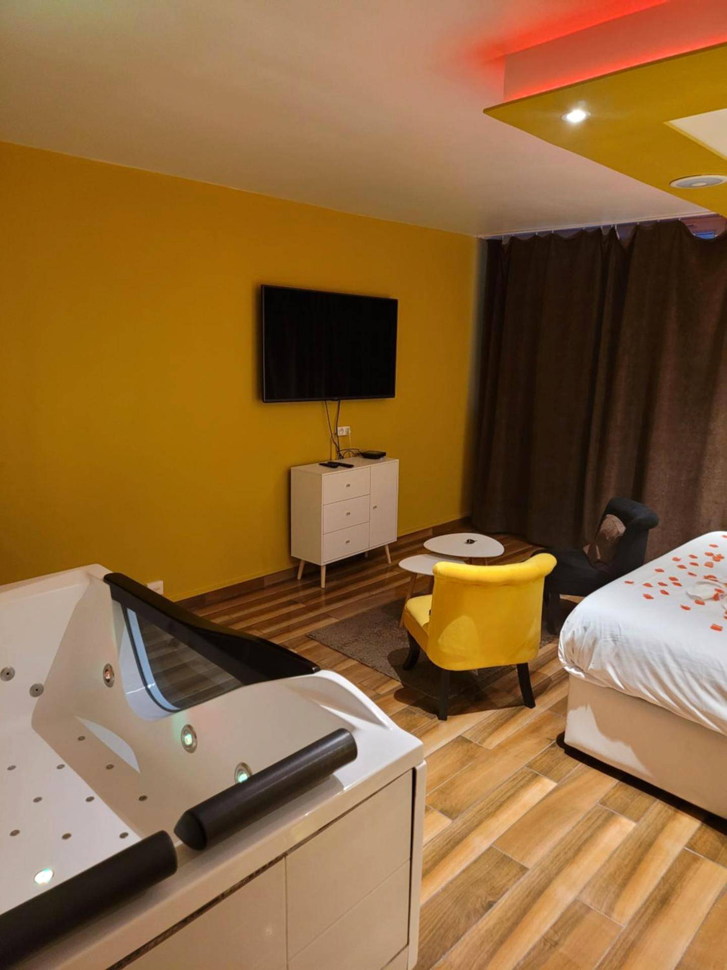 Vue interieure - SPA Celyna appartement avec jacuzzi privatif