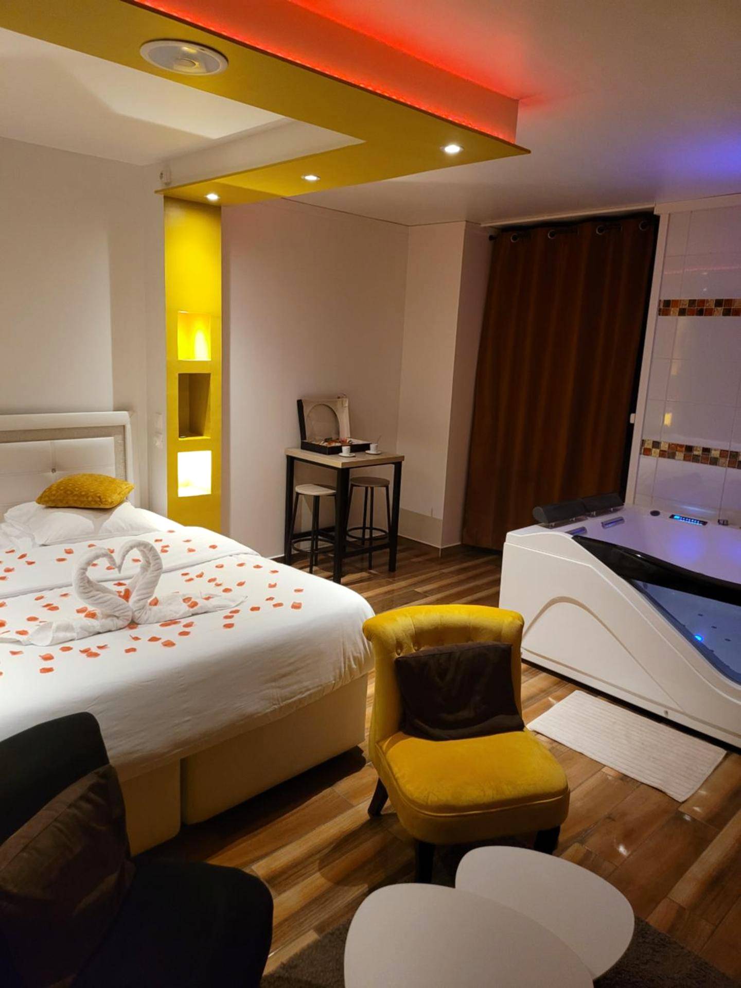 Photo du logement - SPA Celyna appartement avec jacuzzi privatif