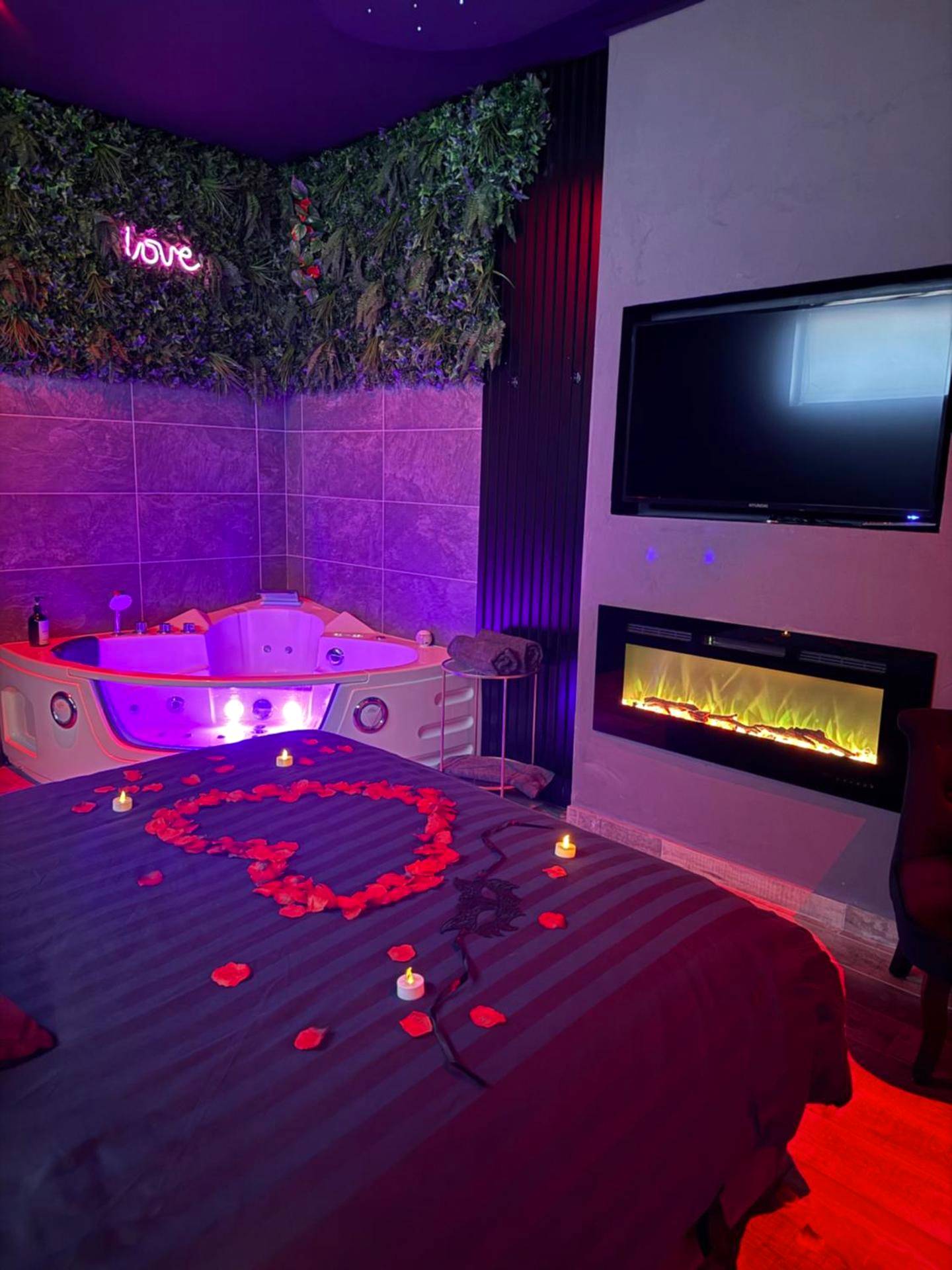 Photo du logement - Love Room avec spa - Bourg - Saint - Christophe