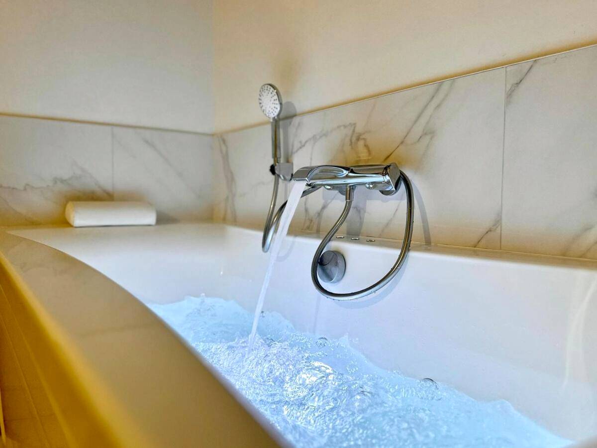 Photo du logement - Le SPA Étoilé - Baignoire Balnéo et Sauna Privatif