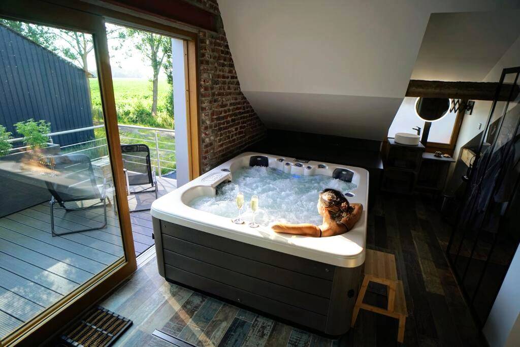 Photo du logement - Spa privatif à la ferme - Haut de gamme - Atypique - Bois - Grenier