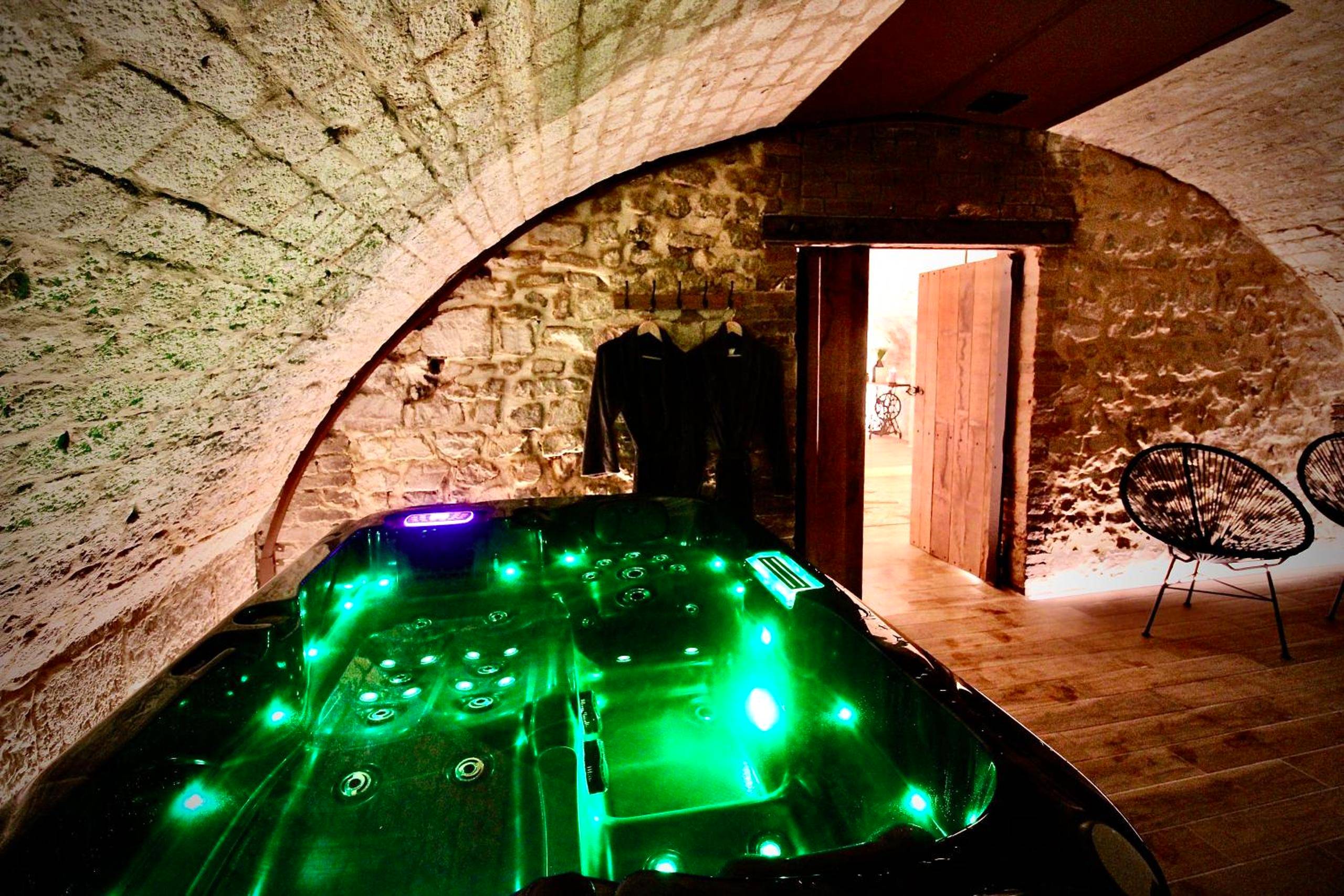 Photo du logement - Spa Gaalor***** - Jacuzzi & Sauna à Rouen