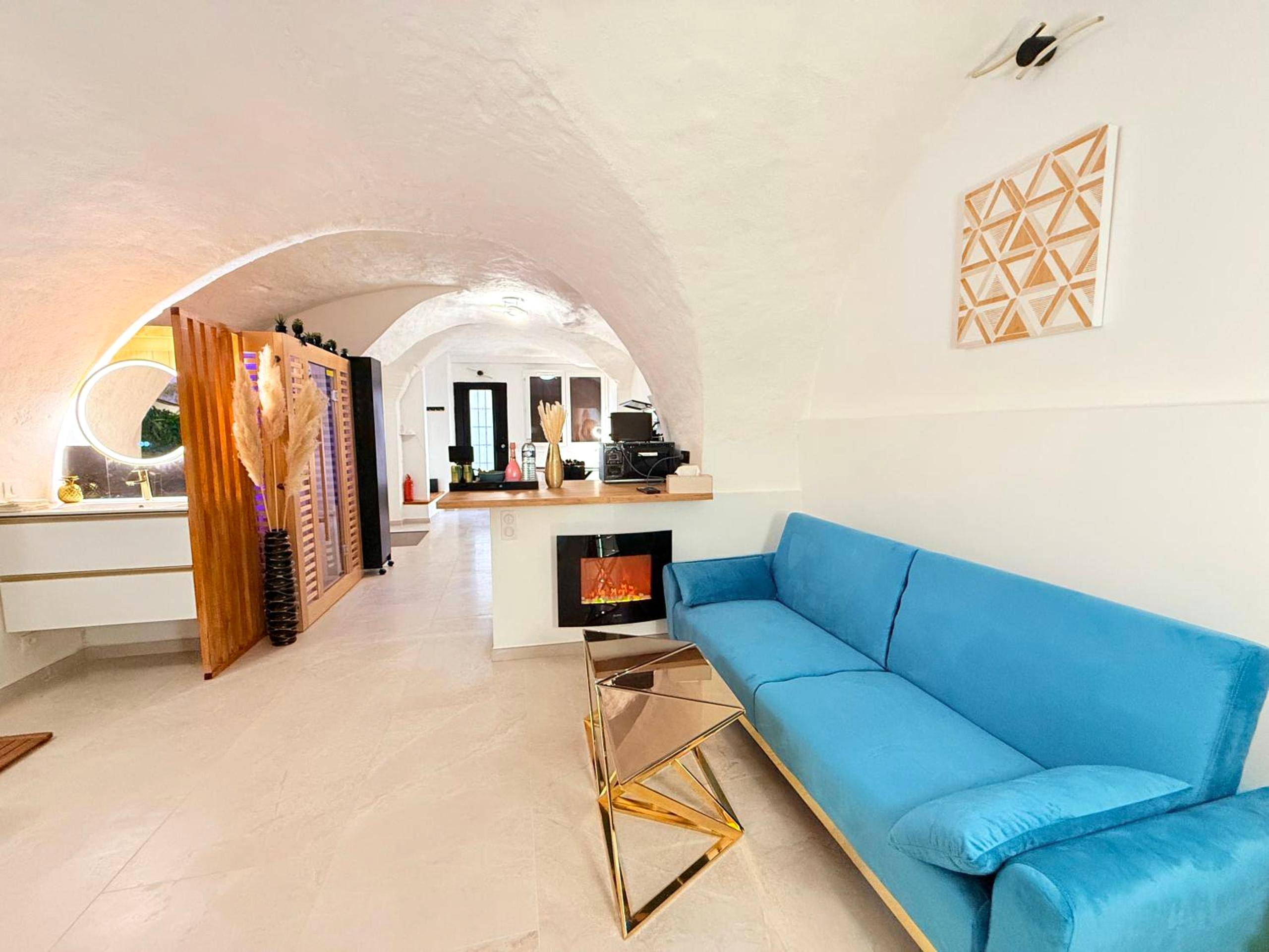 Photo du logement - Suite Privative Spa Jacuzzi Sauna - Proche Montpellier