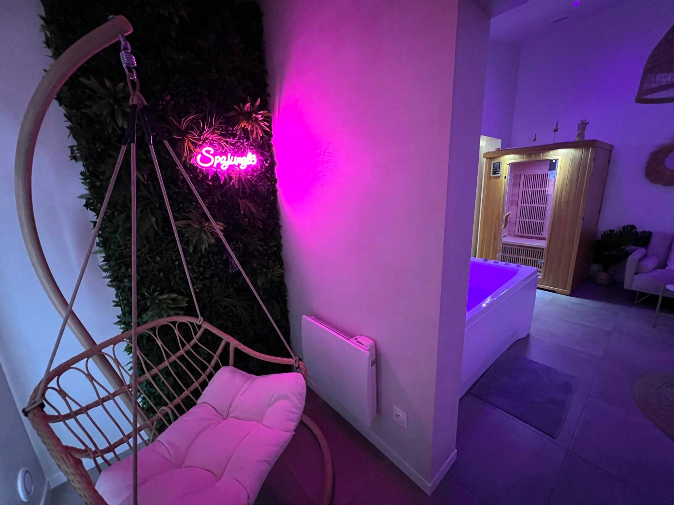 Photo du logement - SPA JUNGLE - Le Mesnil - Saint - Denis