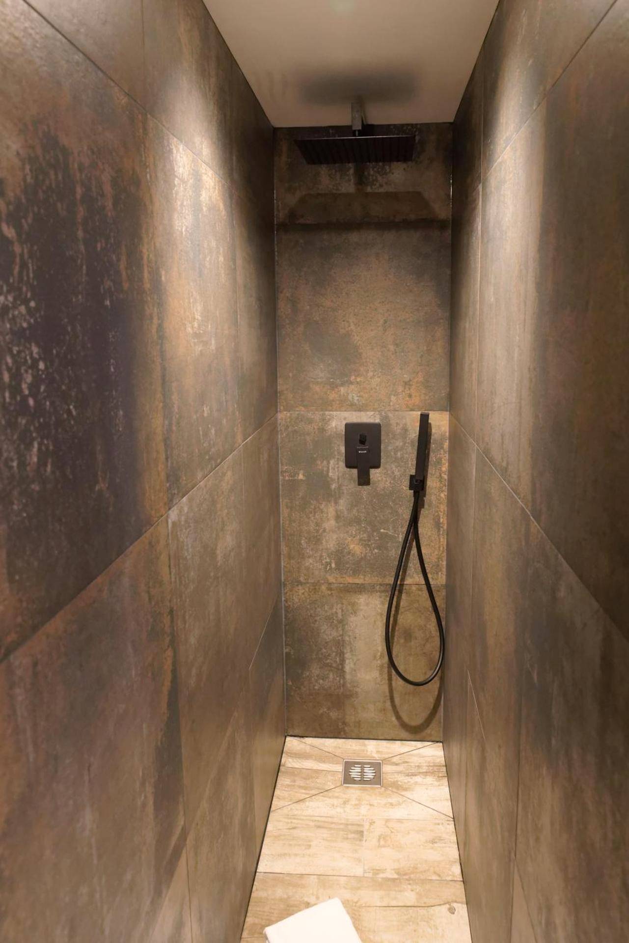 Vue d'ensemble de la suite romantique - Spa & Love - Balnéo - Queen size - Cocooning