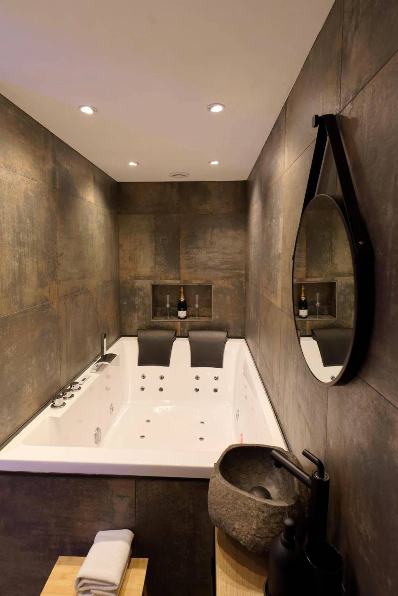 Photo du logement - Spa & Love - Balnéo - Queen size - Cocooning