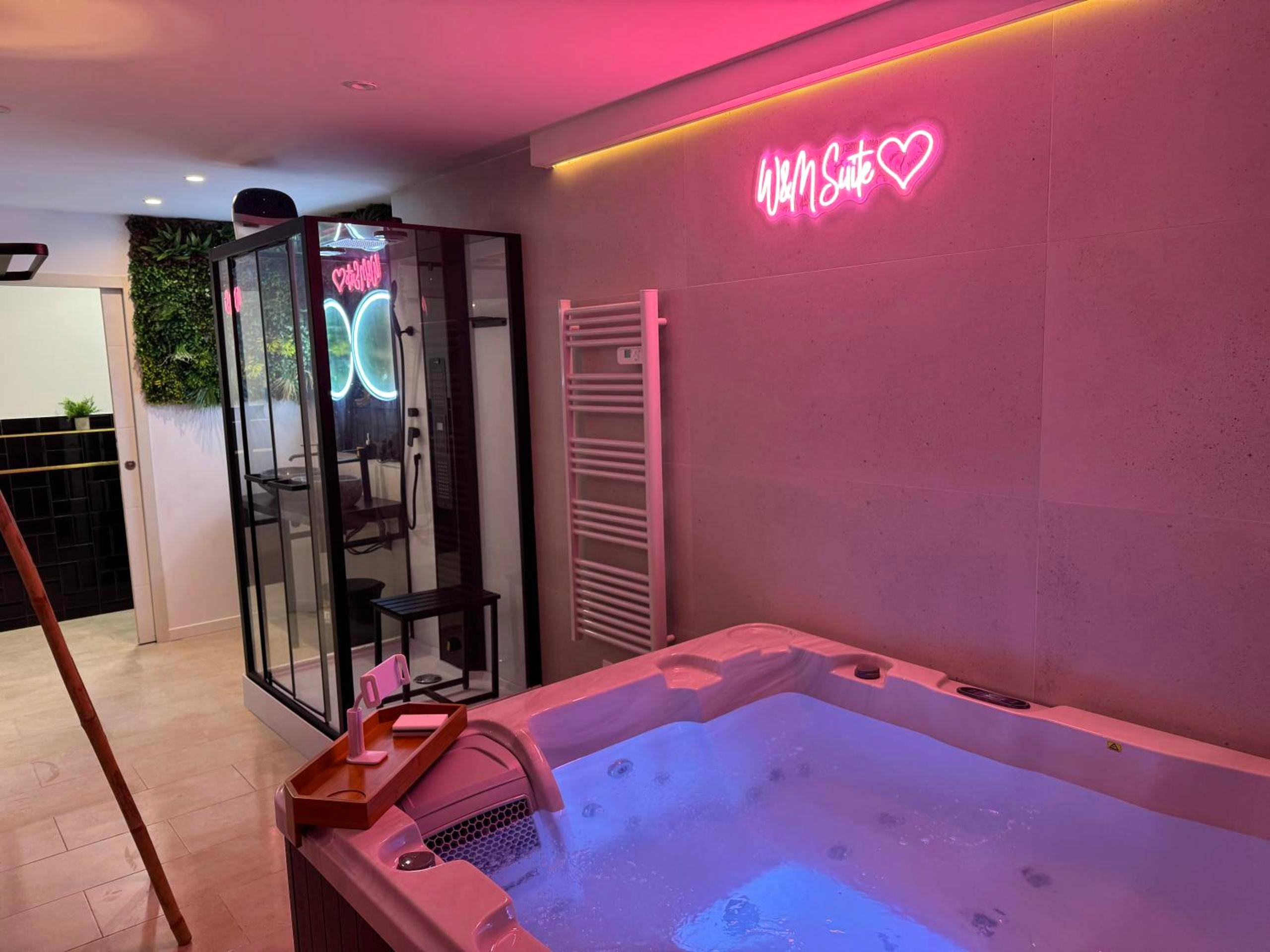 Vue principale - Love Room Clermont - l'Hérault - Appartement SPA - Lovers Suite