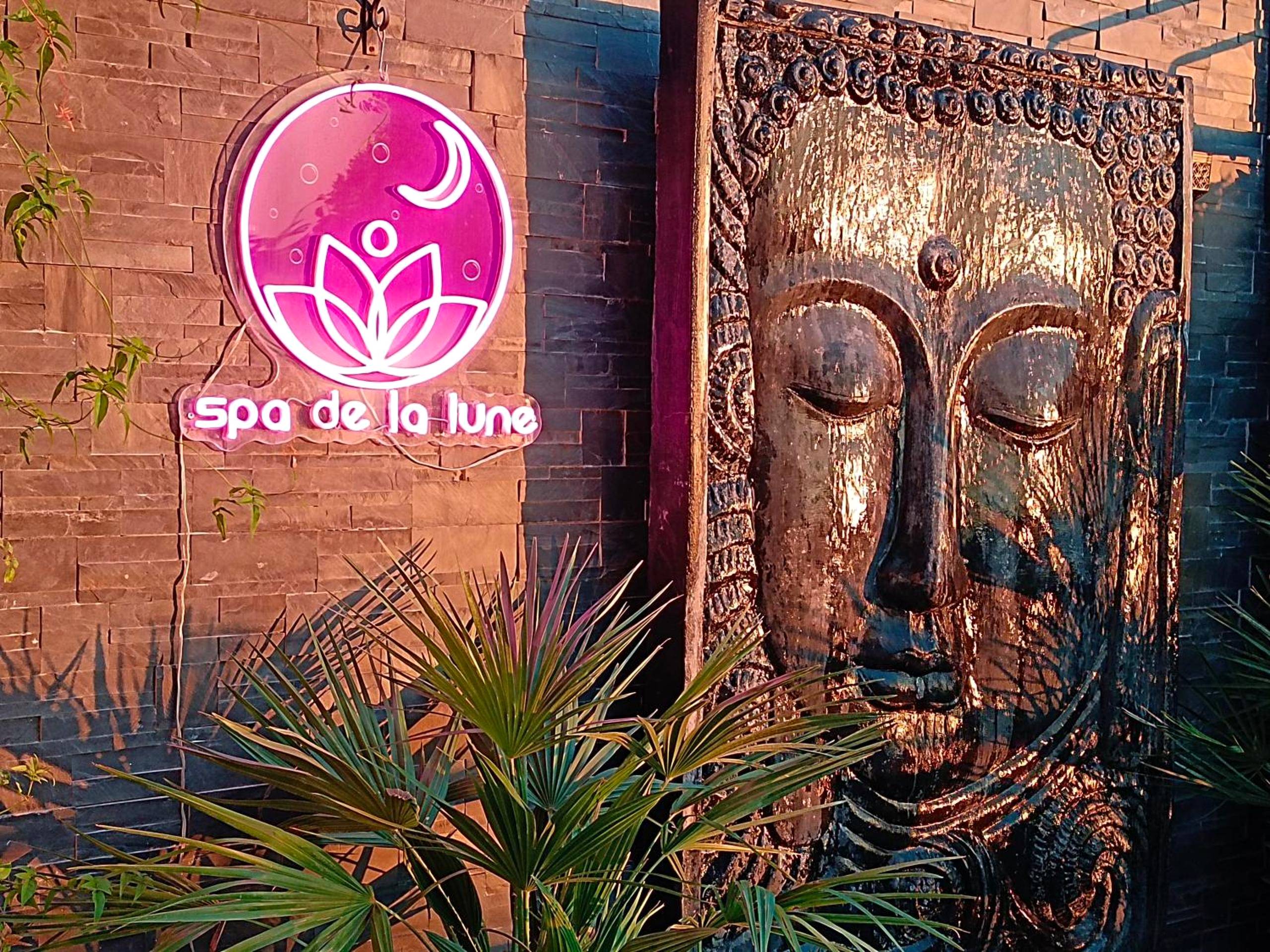 Photo - Spa de la Lune - Private love room suite with terrace and view - Air Conditioned - Double...