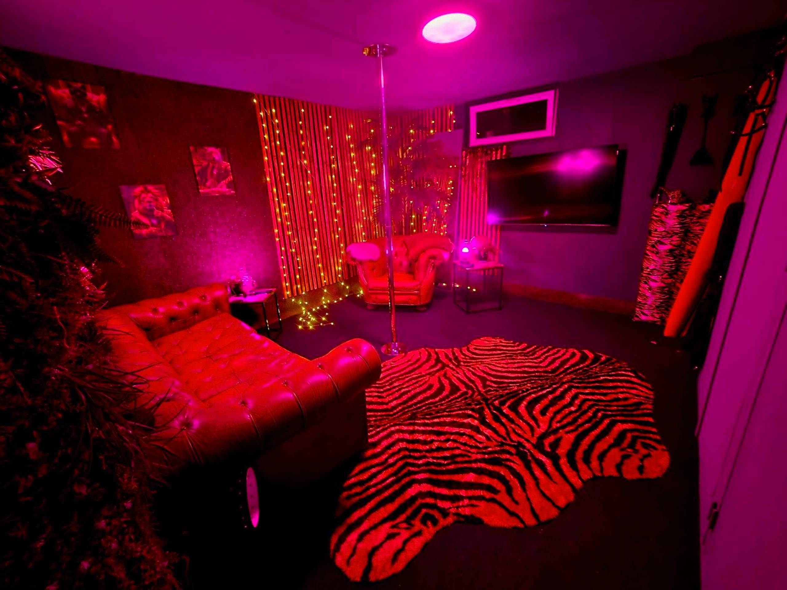 Photo du logement - Love room avec spa privatif et salle de jeux adultes
