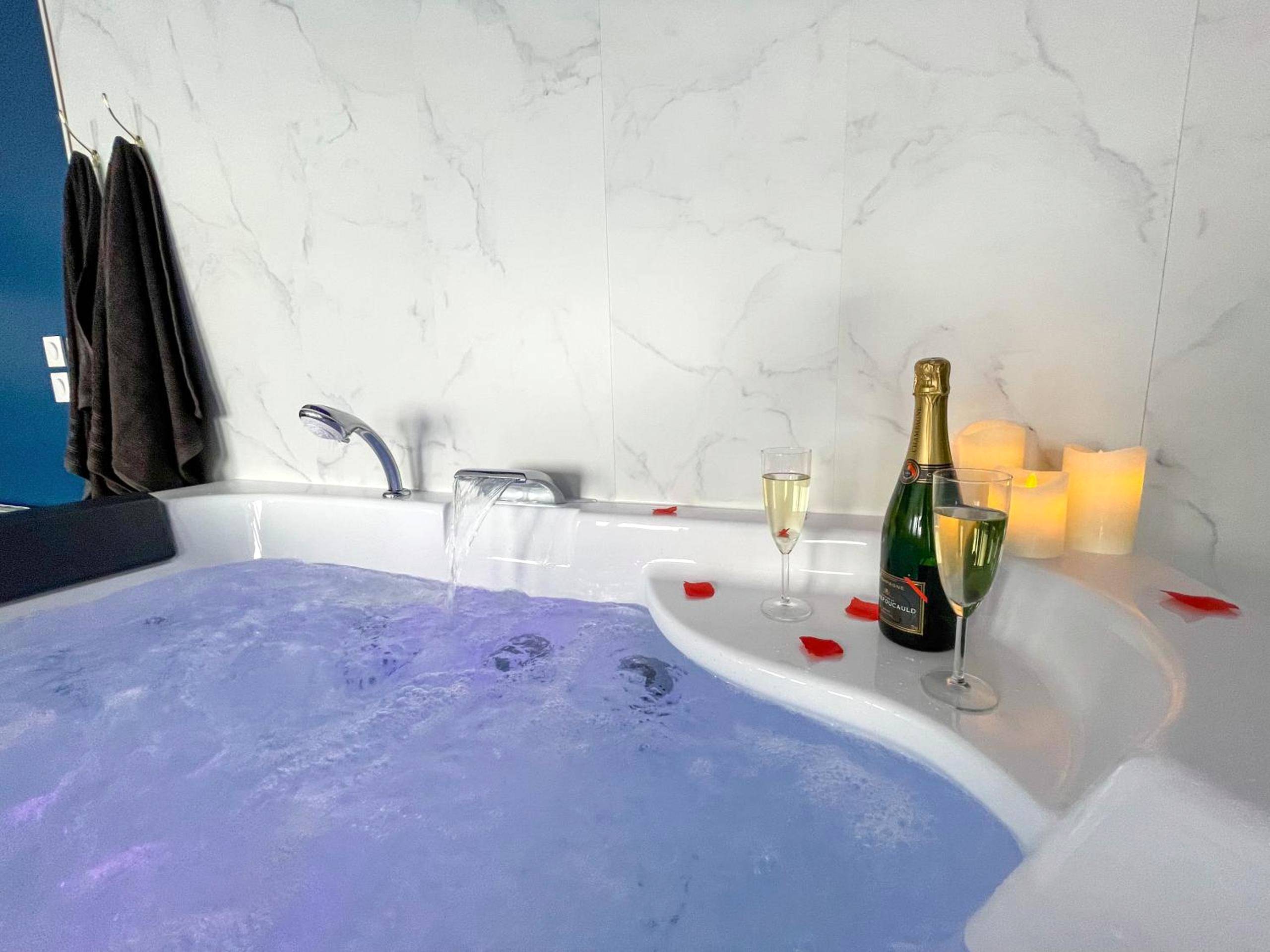 Photo du logement - Spa sous les étoiles - Cinéma - Netflix - Parking - Gare - Amiens