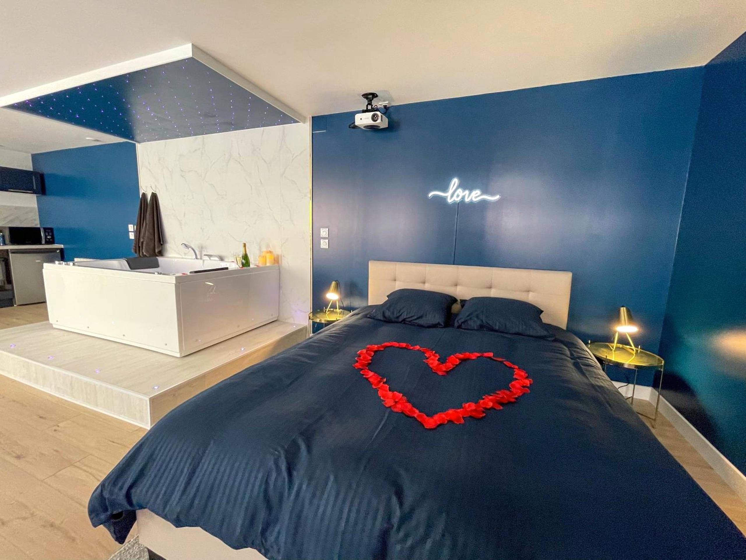 Photo du logement - Spa sous les étoiles - Cinéma - Netflix - Parking - Gare