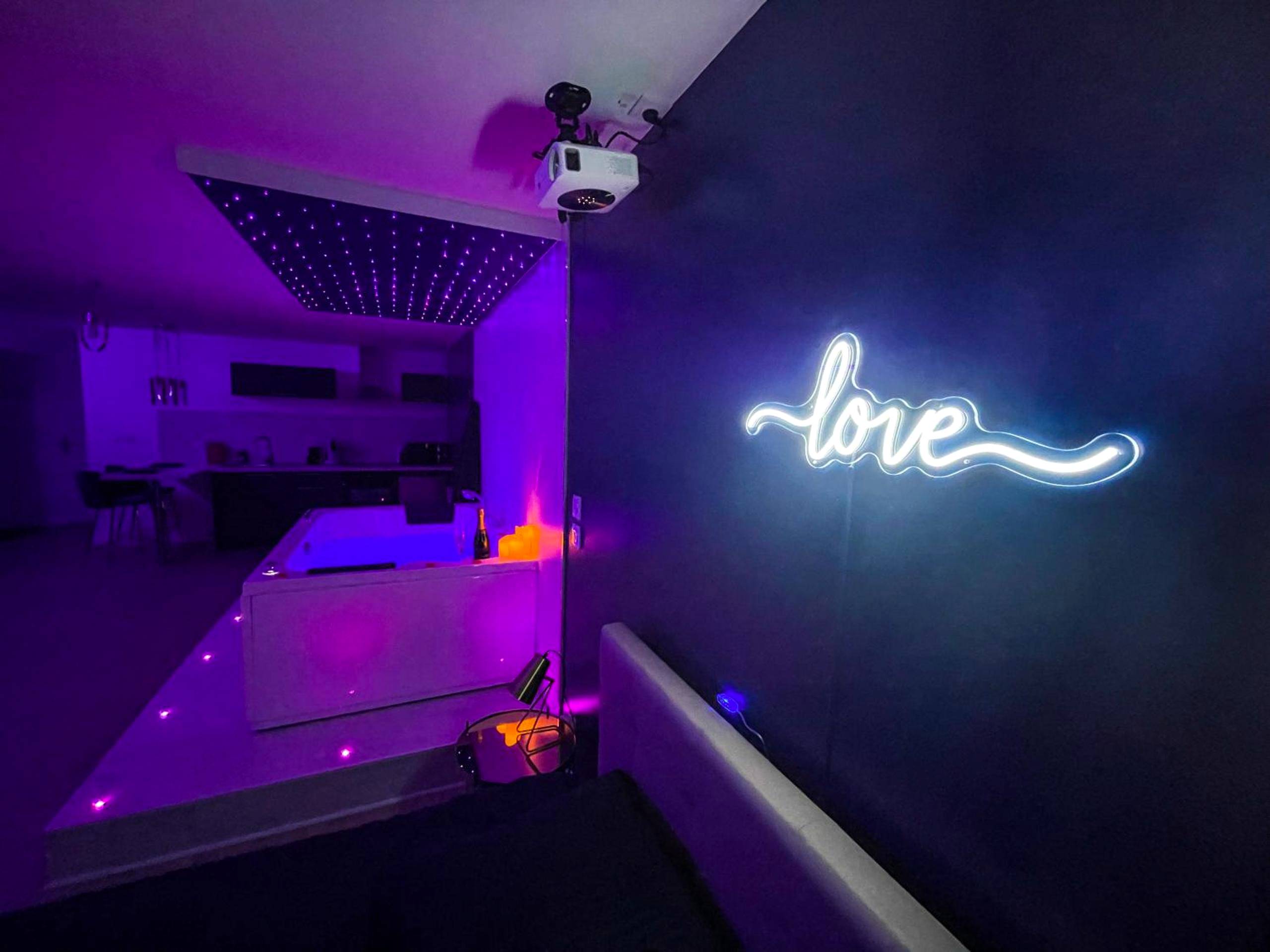 Photo du logement - Spa sous les étoiles - Cinéma - Netflix - Parking - Gare - Amiens