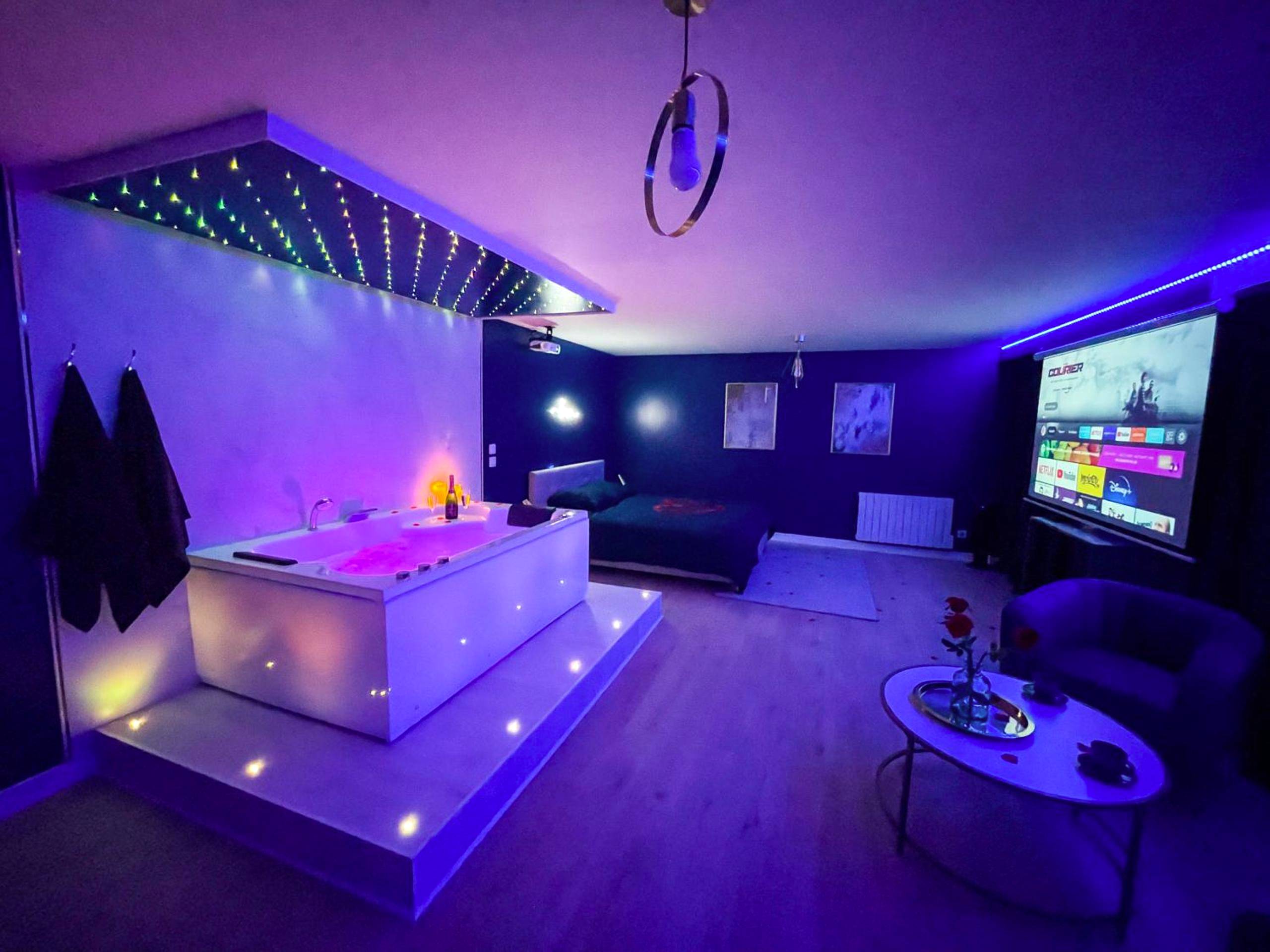 Photo du logement - Spa sous les étoiles - Cinéma - Netflix - Parking - Gare - Amiens