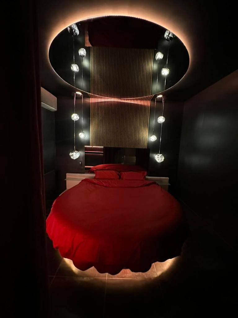 Photo du logement - Spa privé XXL dans cave Voûtée - Suite Luxe Romantique